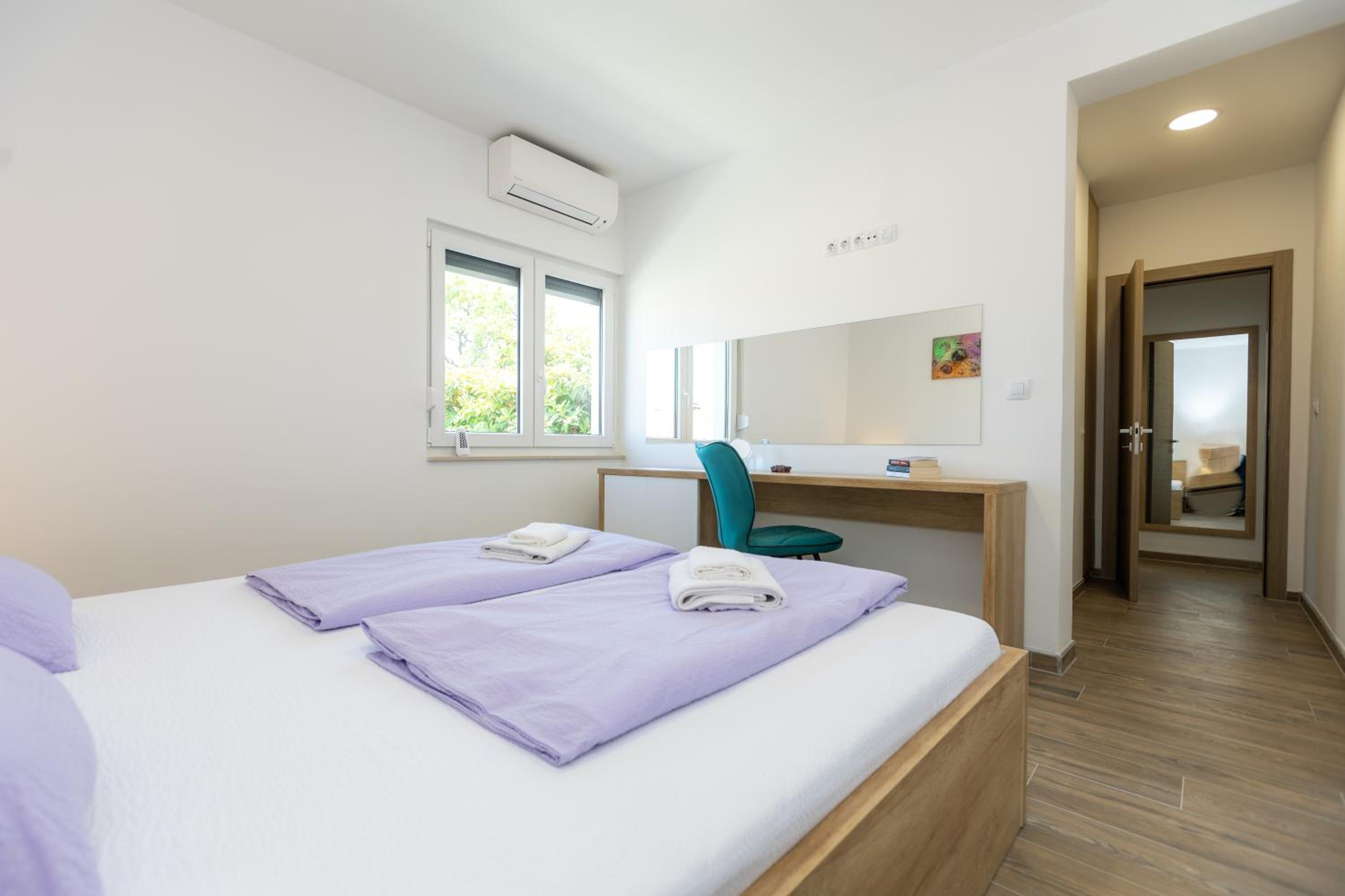 Deluxe Two-Bedroom Apartment with Jacuzzi and Sea View photo 3