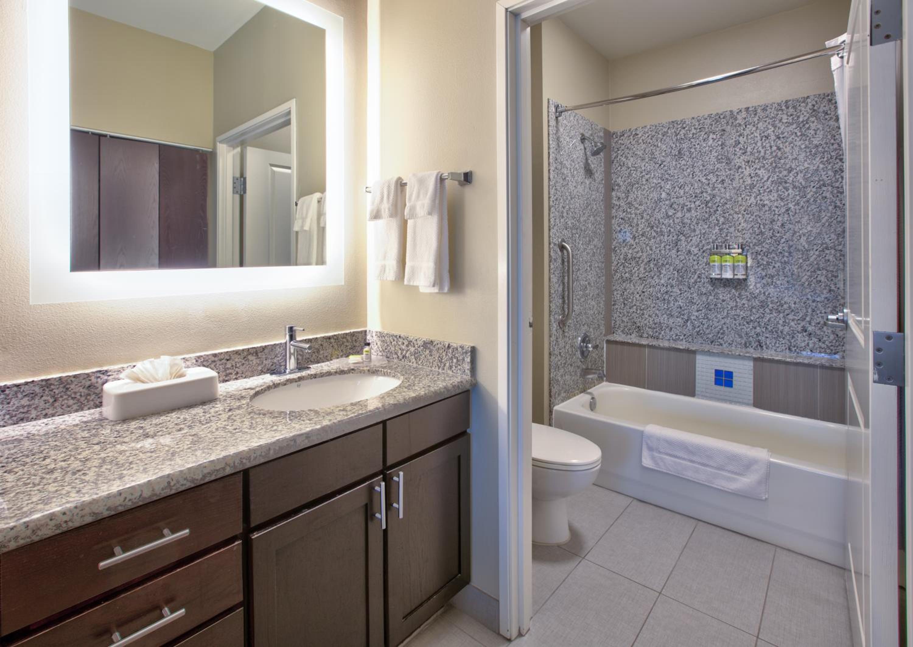 Studio Suite - Photo 8