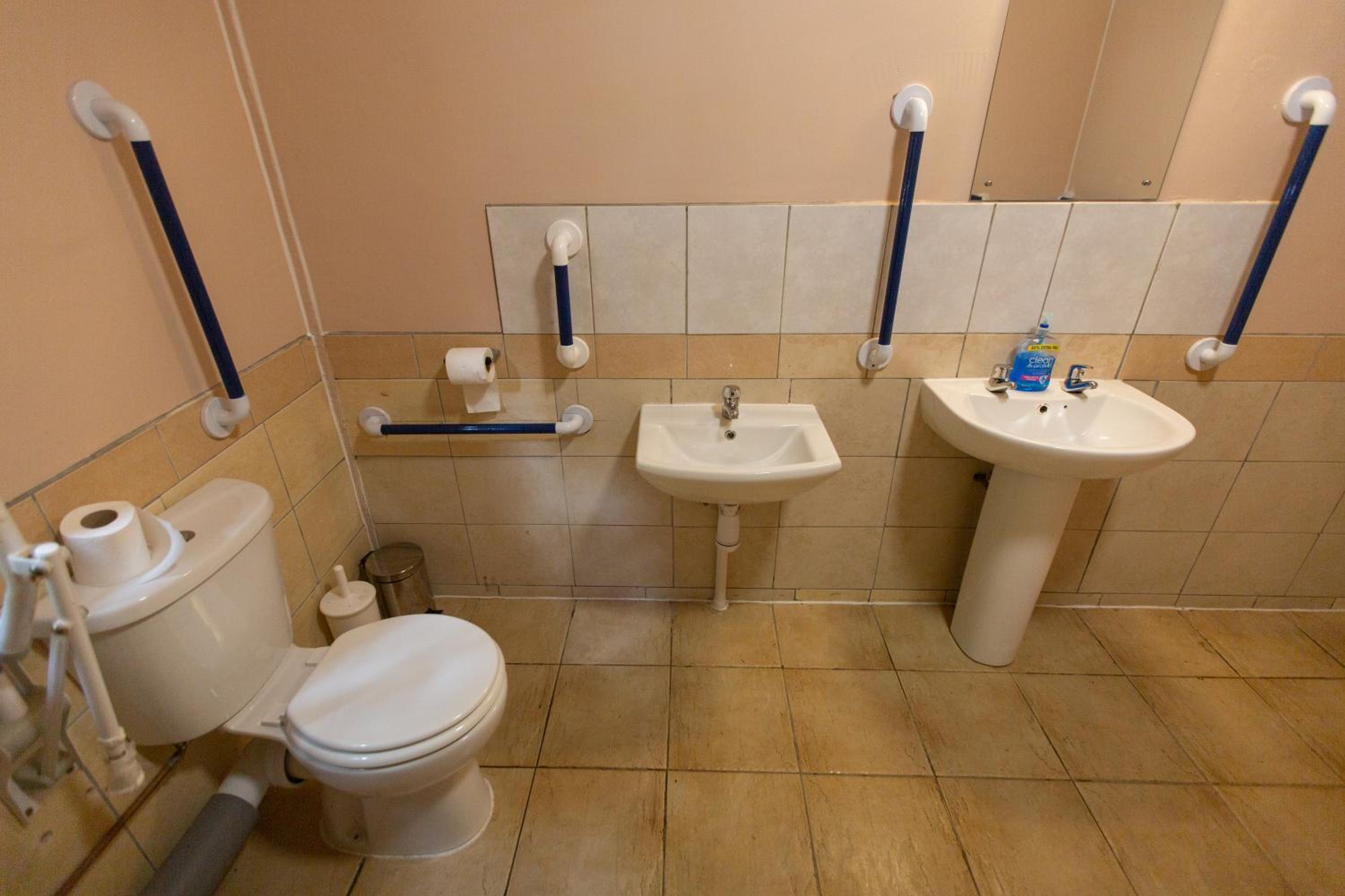 Mixed Dormitory Room photo 3
