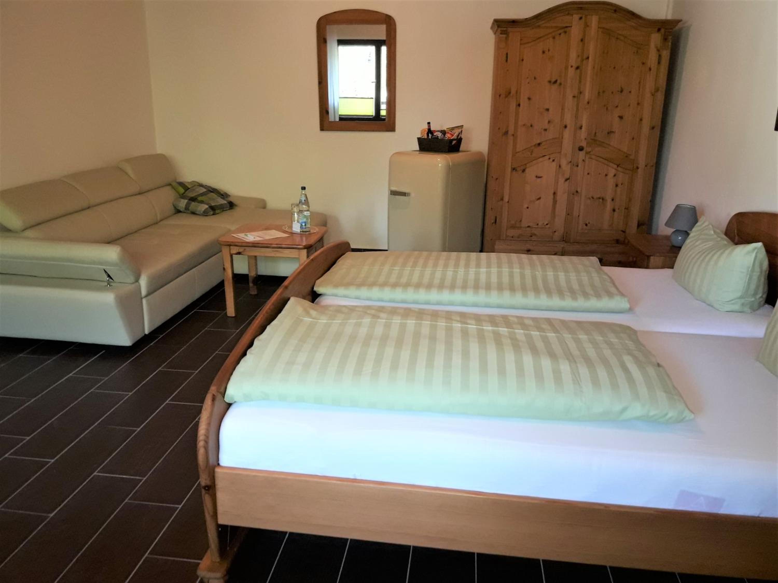 Large Double Room photo 2