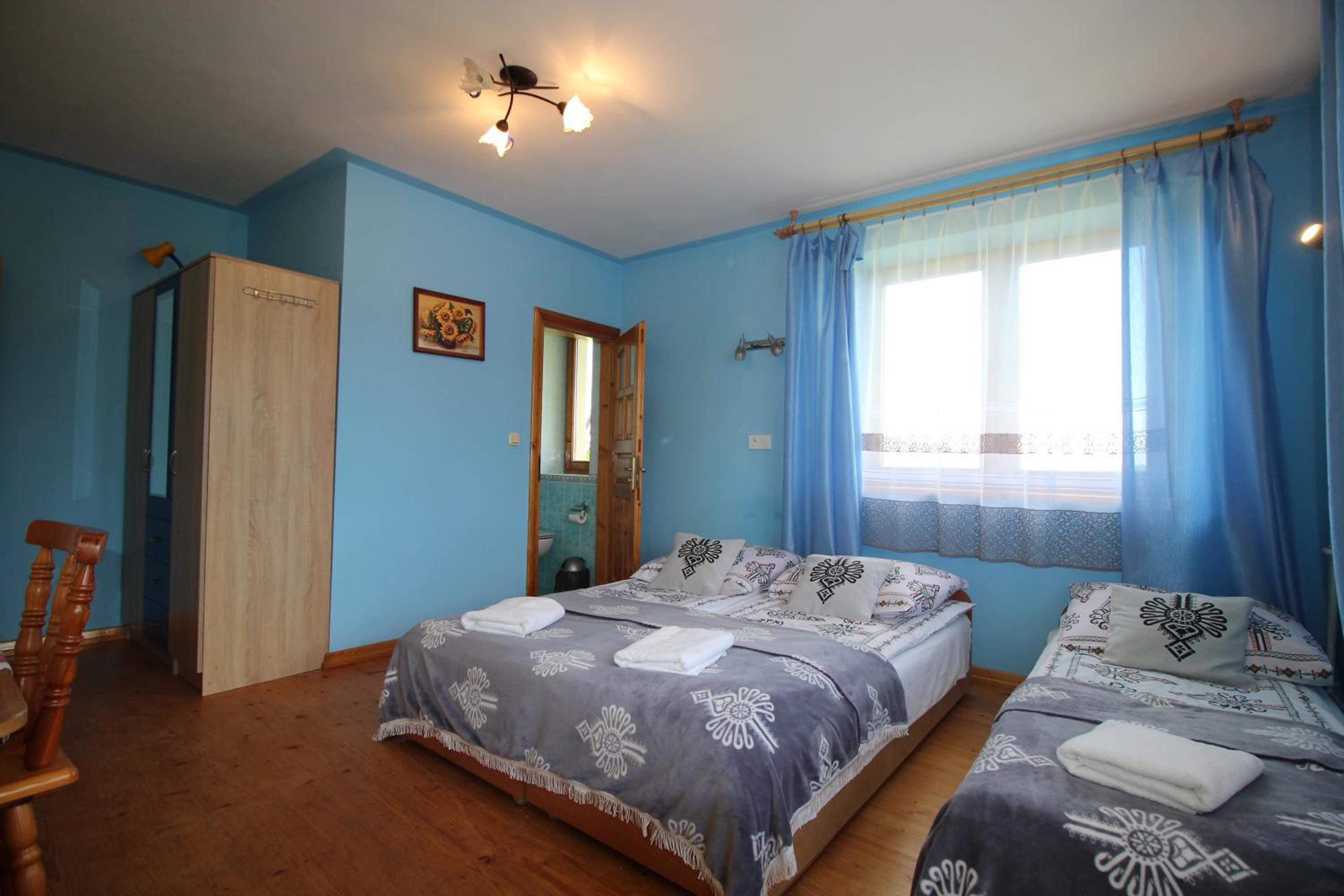 Triple Room with Private Bathroom - Photo 4
