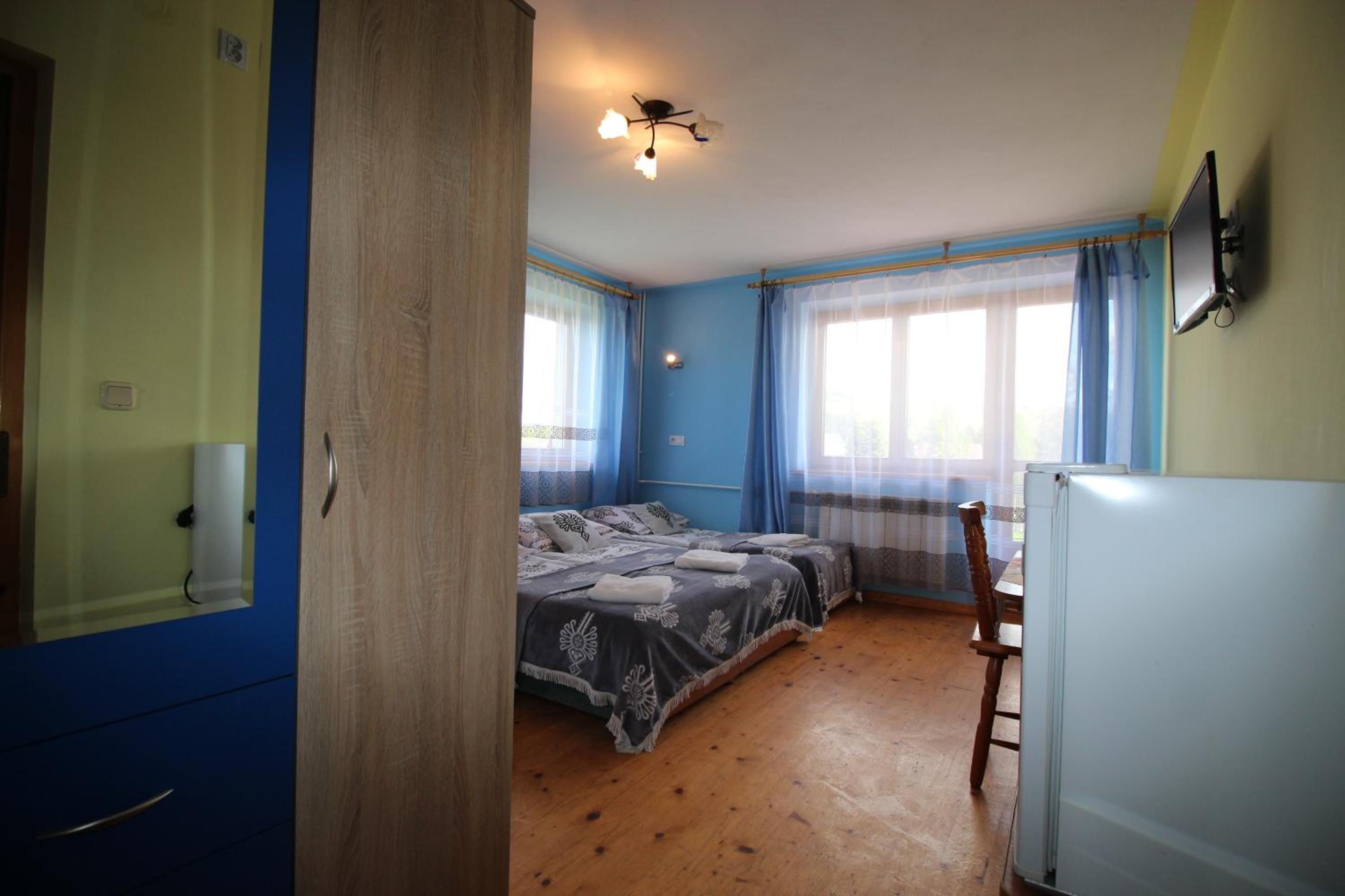 Triple Room with Private Bathroom - Photo 9