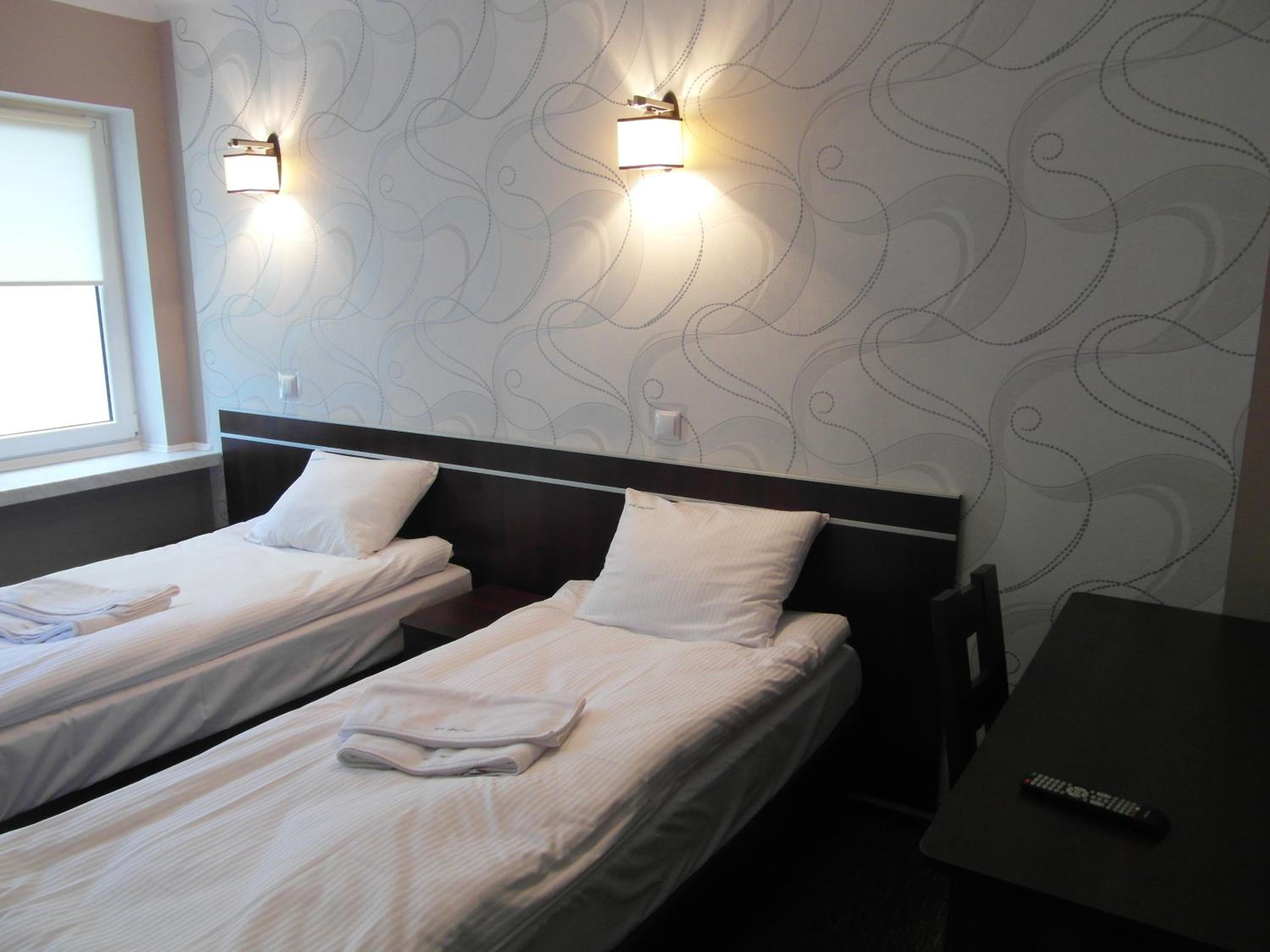 Twin Room - Photo 3