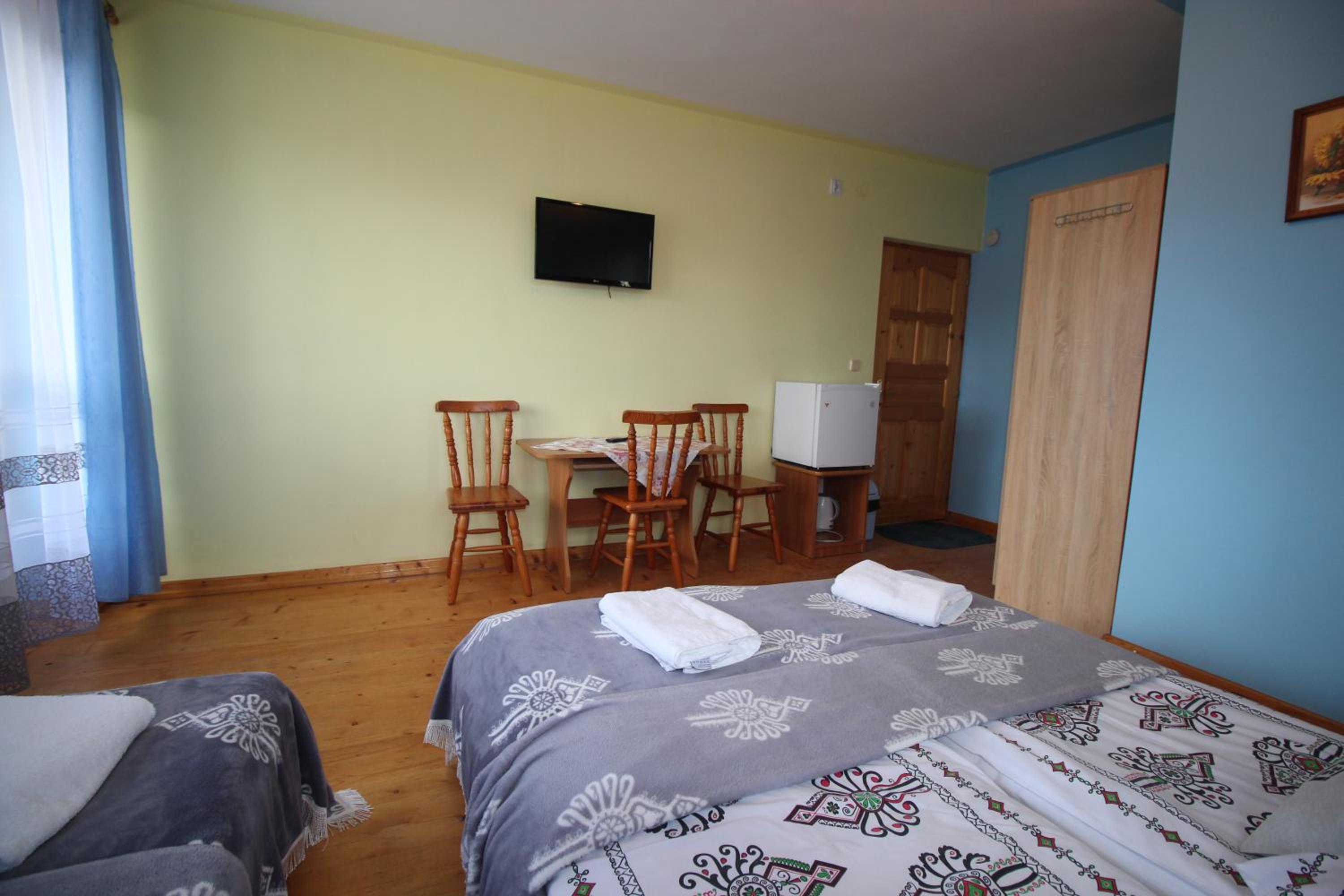 Triple Room with Private Bathroom - Photo 8