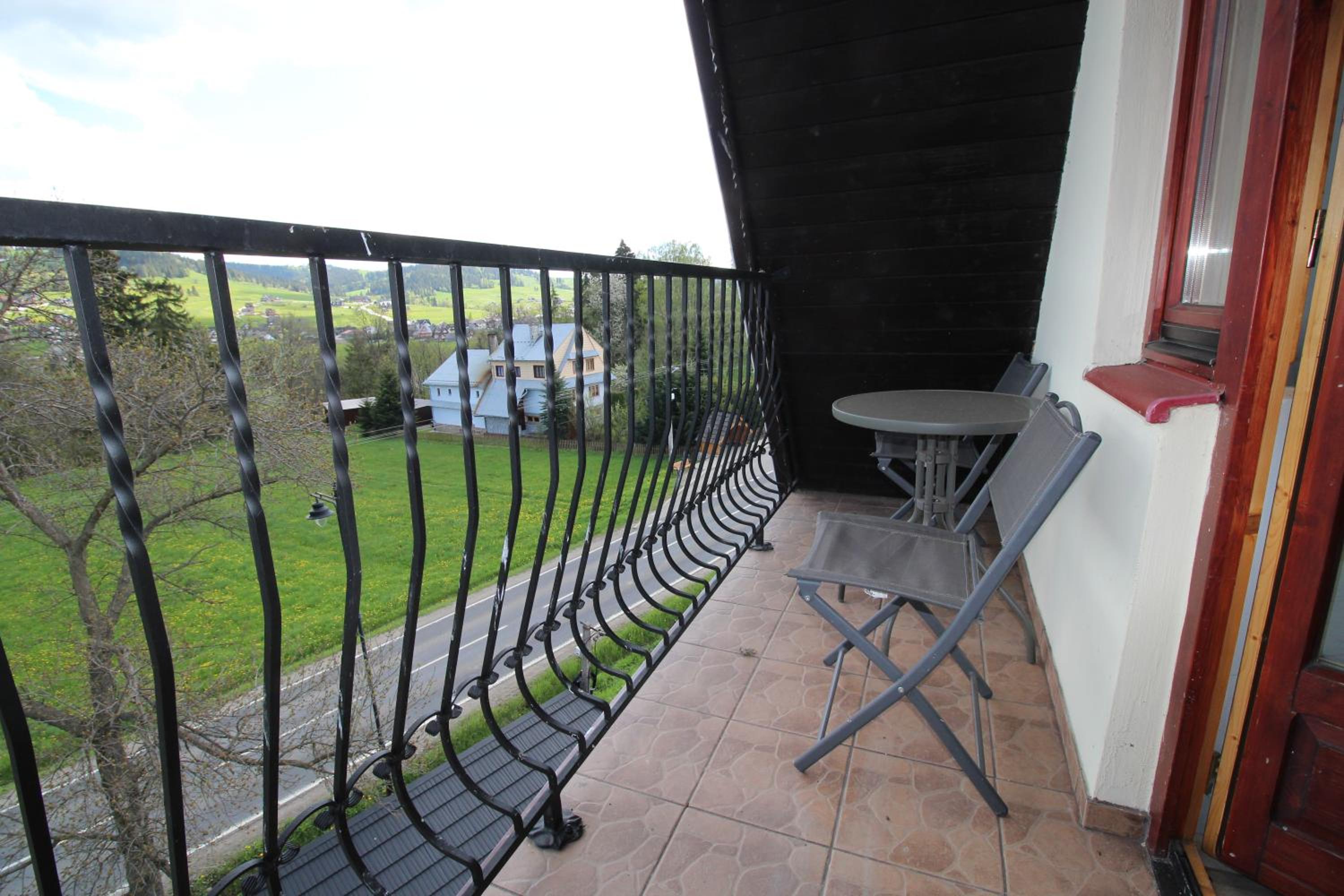 One-Bedroom Apartment - Photo 11