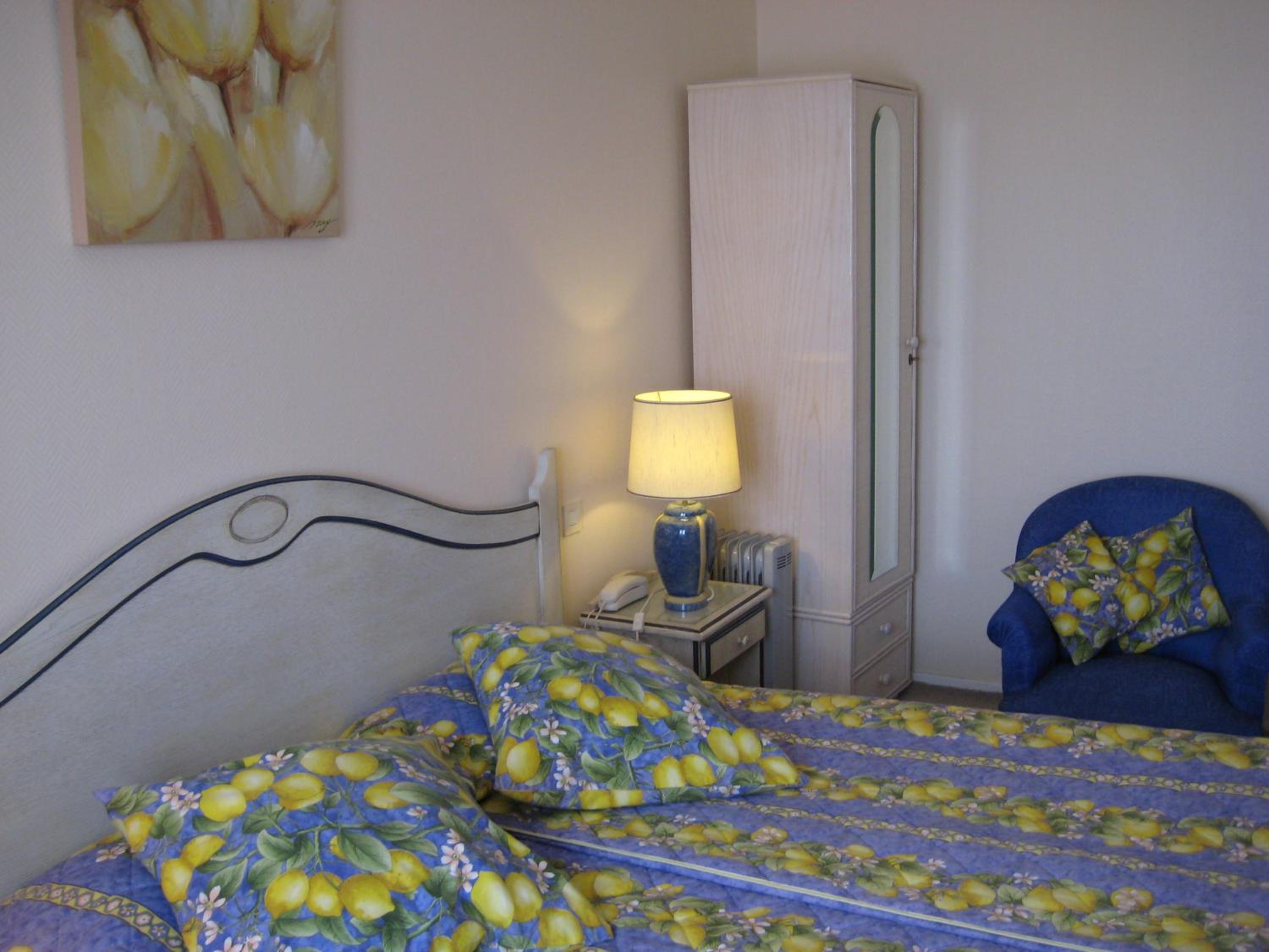 Double Room - Photo 8