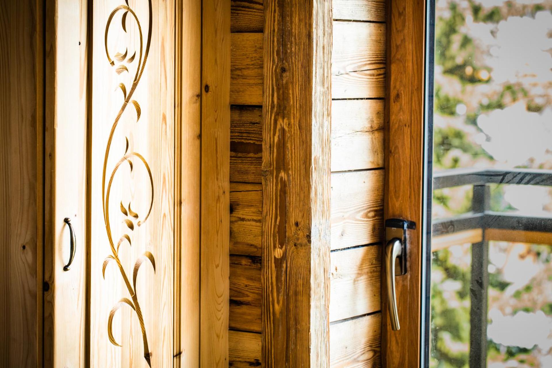 Apartment with Balcony - Photo 7