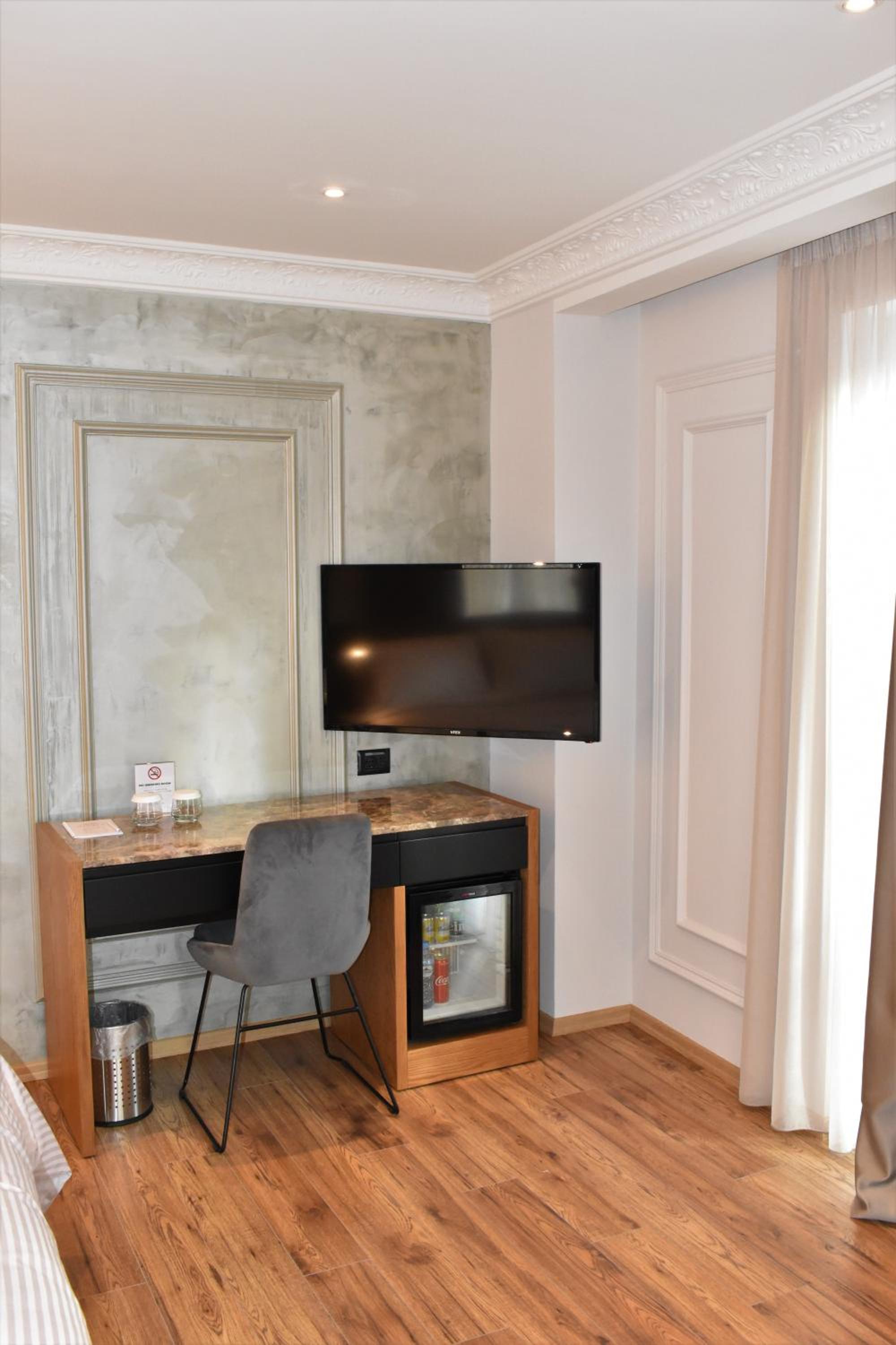 Standard King Room photo 2