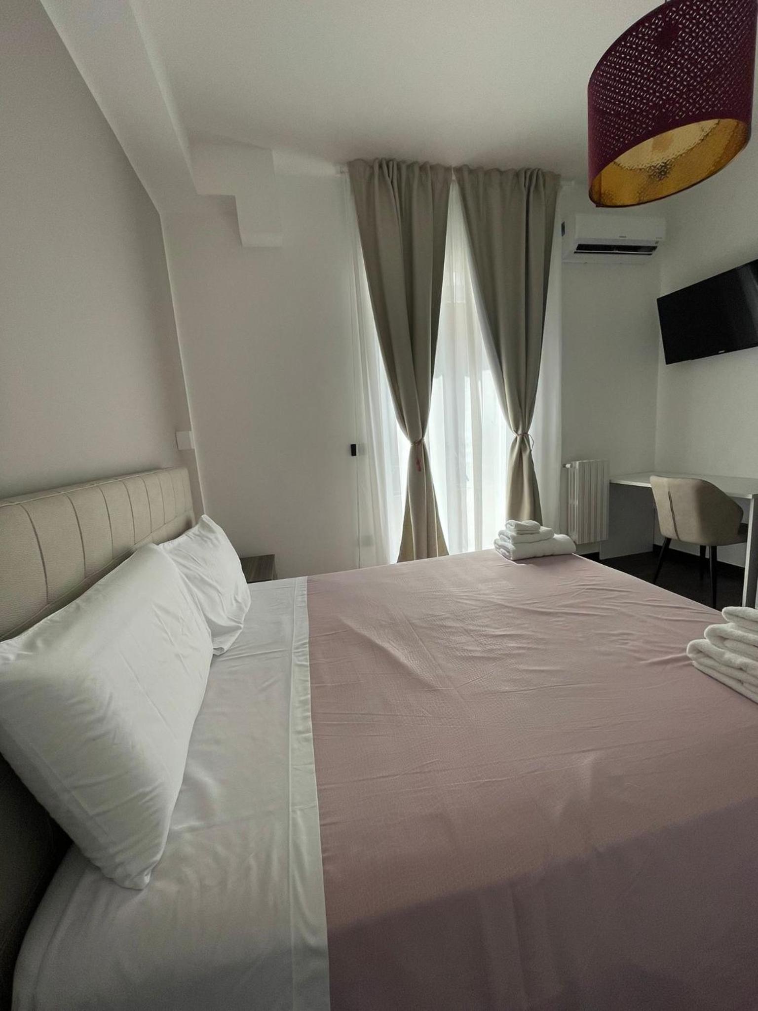 Double Room with Private Bathroom photo 2