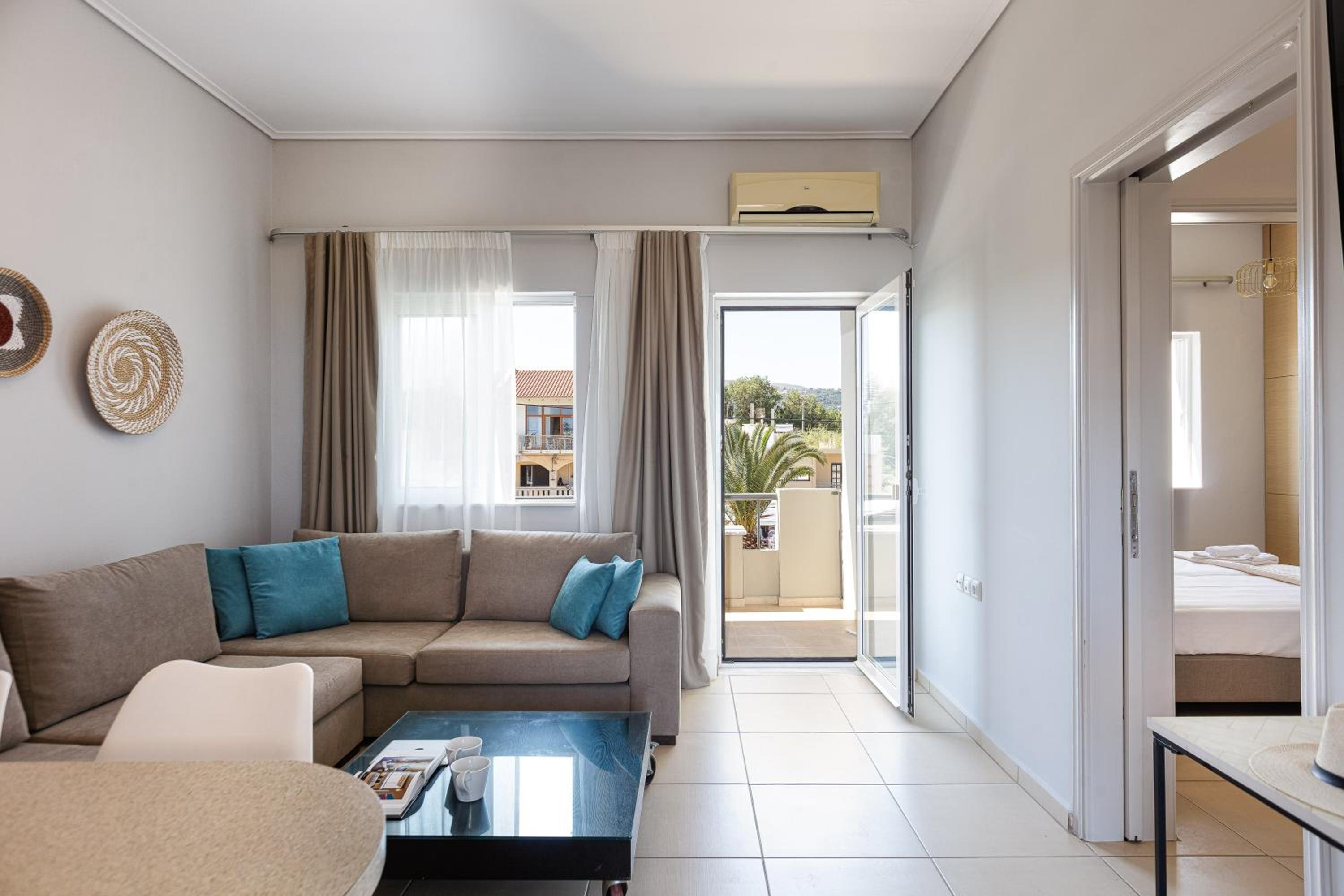 King Suite with Ocean View photo 3
