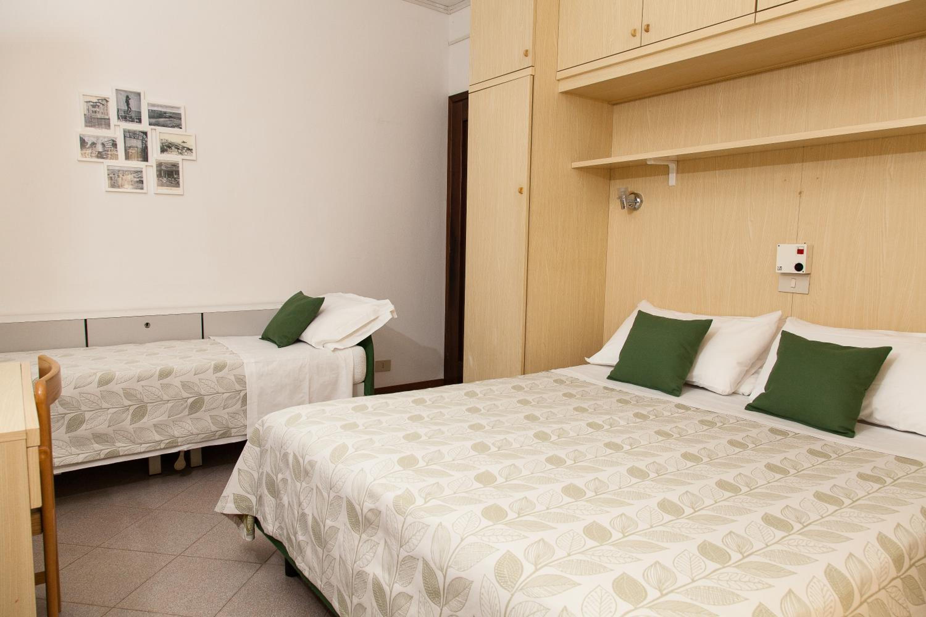Double Room with Extra Bed - Photo 7