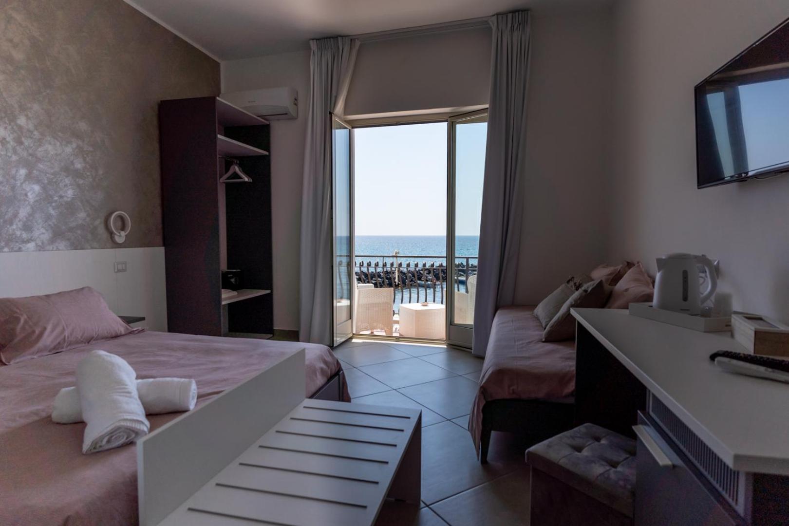 Deluxe Double Room with Sea View