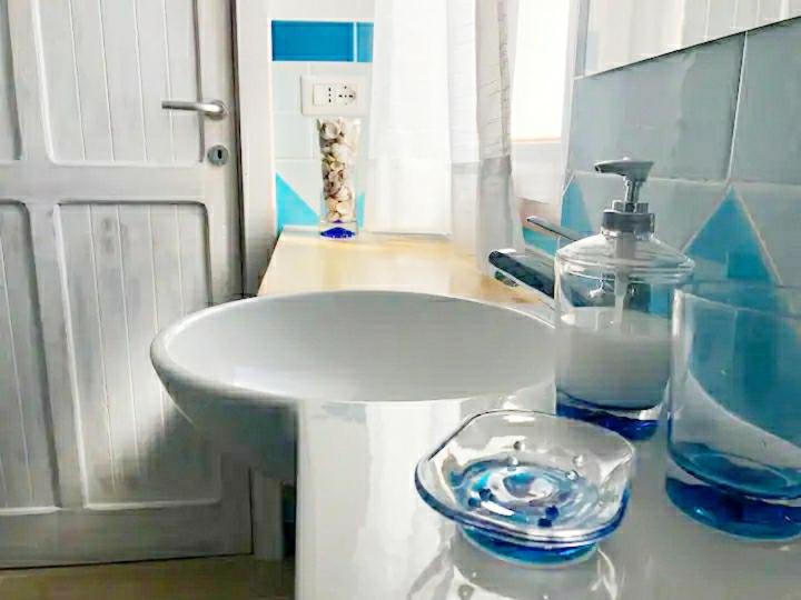 Triple Room with Private Bathroom - Photo 10