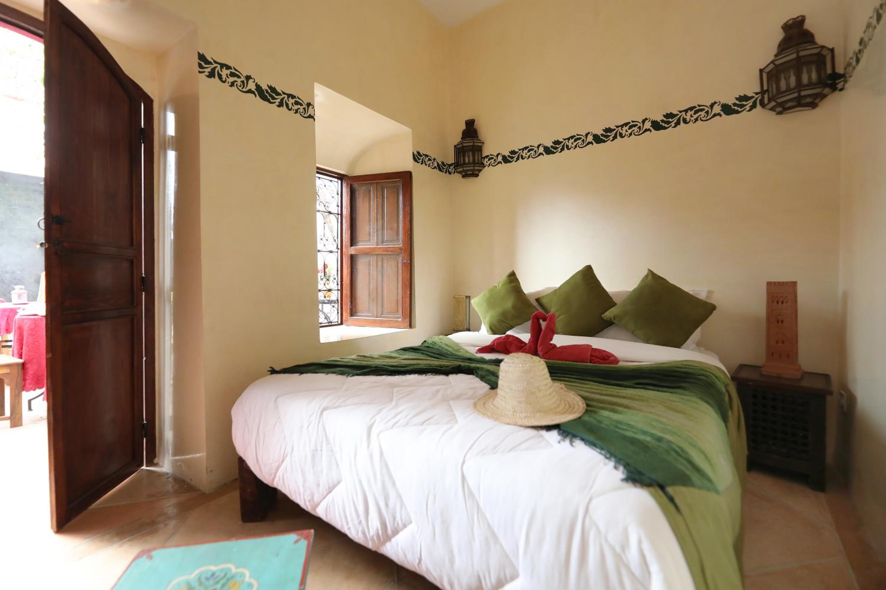 Standard Double Room - Photo 2