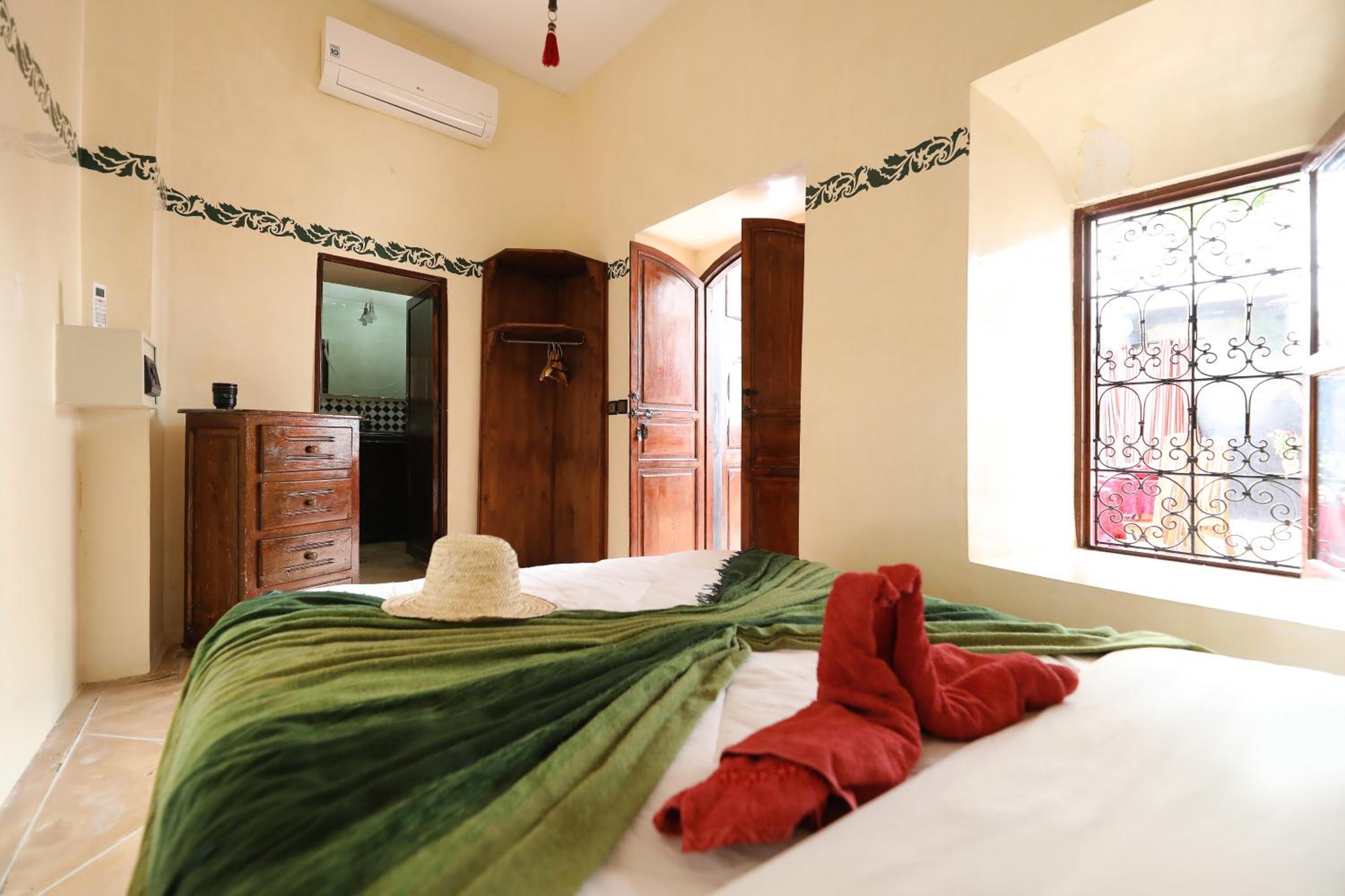 Standard Double Room - Photo 4