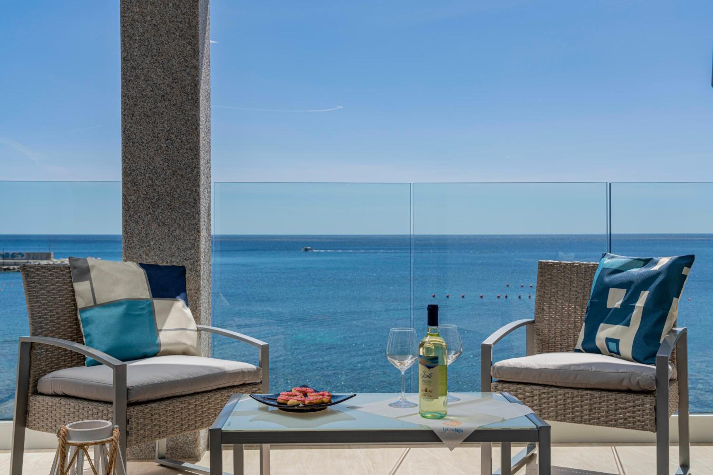 Deluxe Double or Twin Room with Sea View - Photo 5