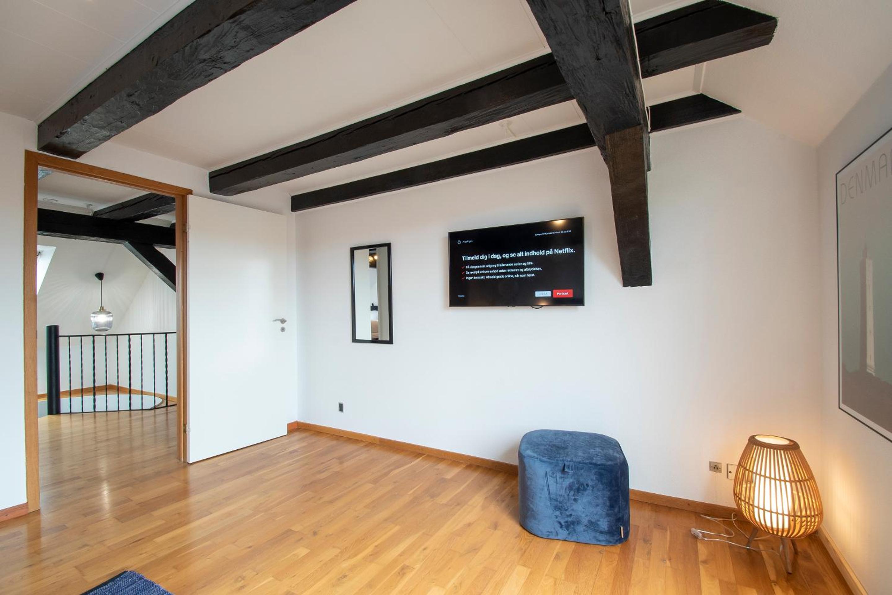 Apartment - Split Level photo 2
