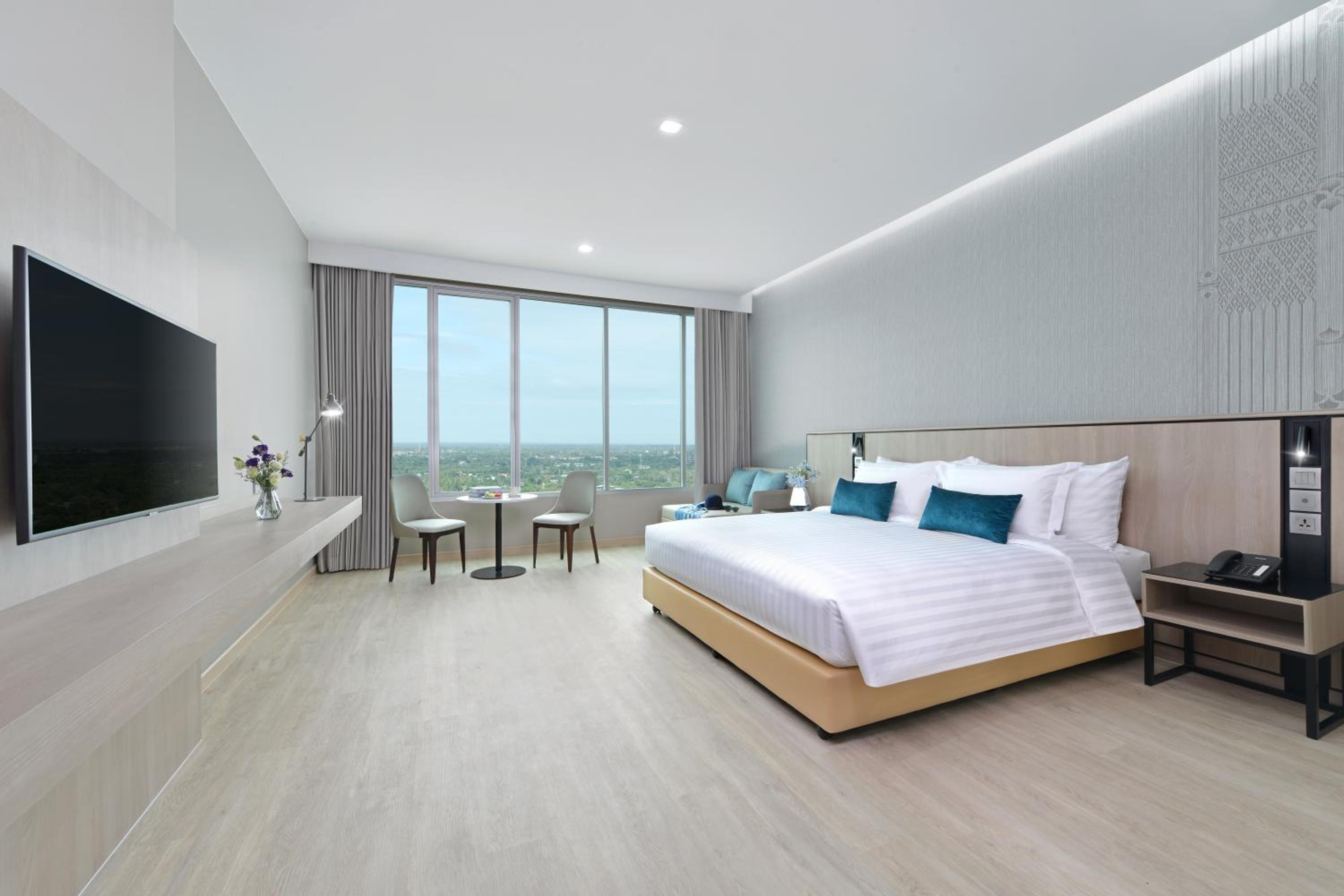 Grand Deluxe King Suite  2 Pax - Photo 1