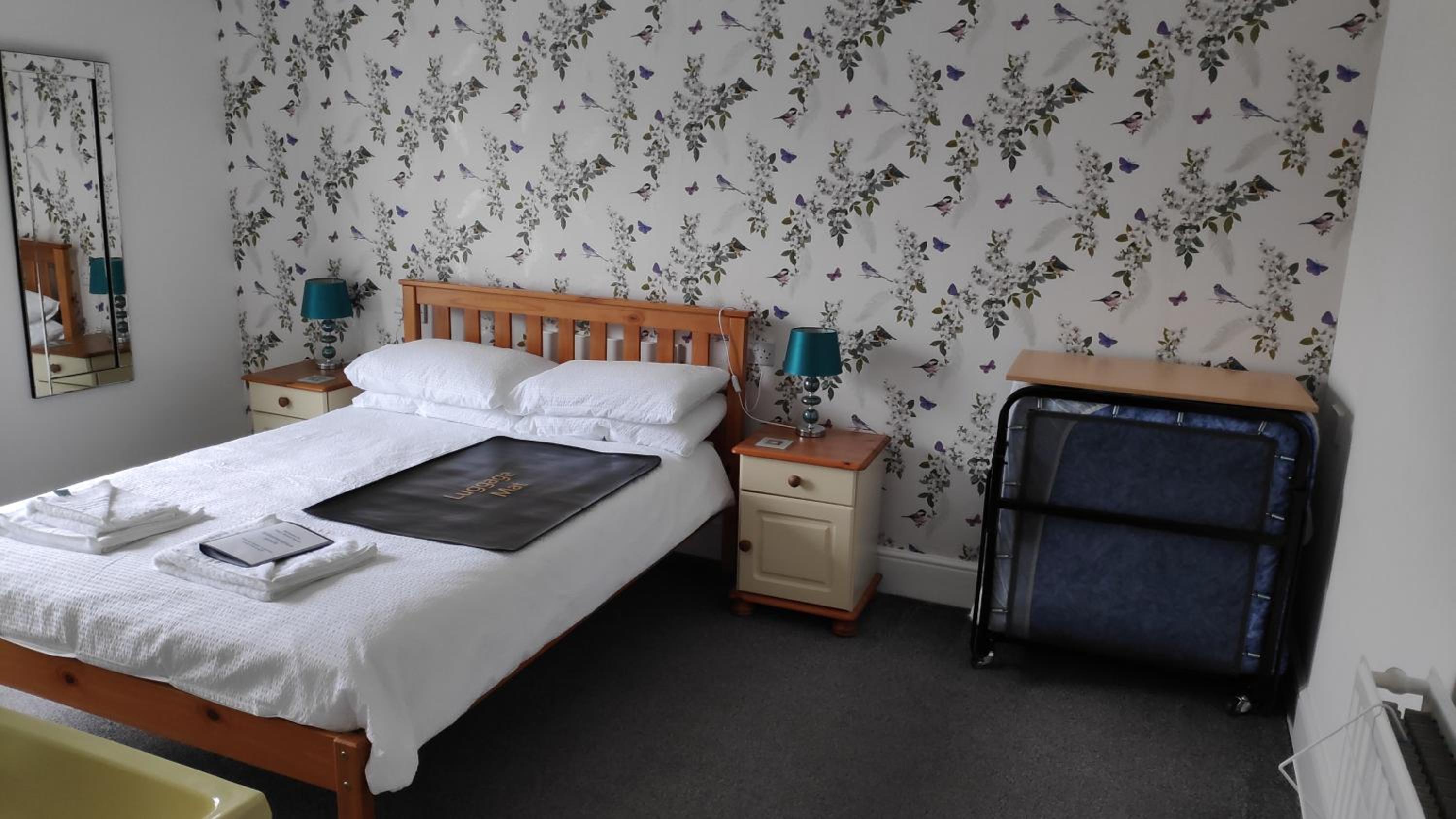 Triple Room with Shared Bathroom