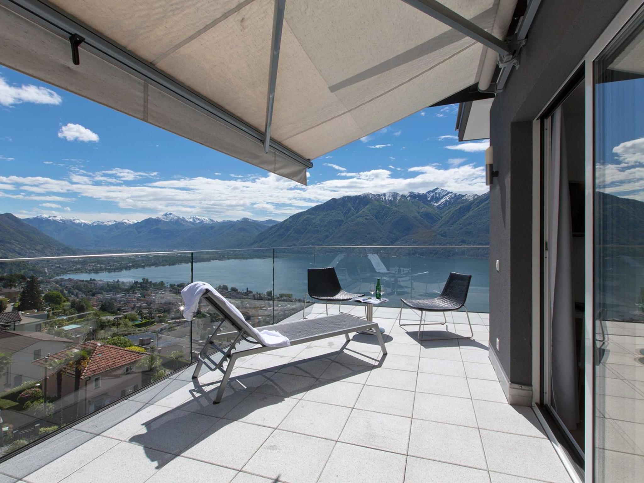 Premium Double or Twin Room with Lake View - Photo 6