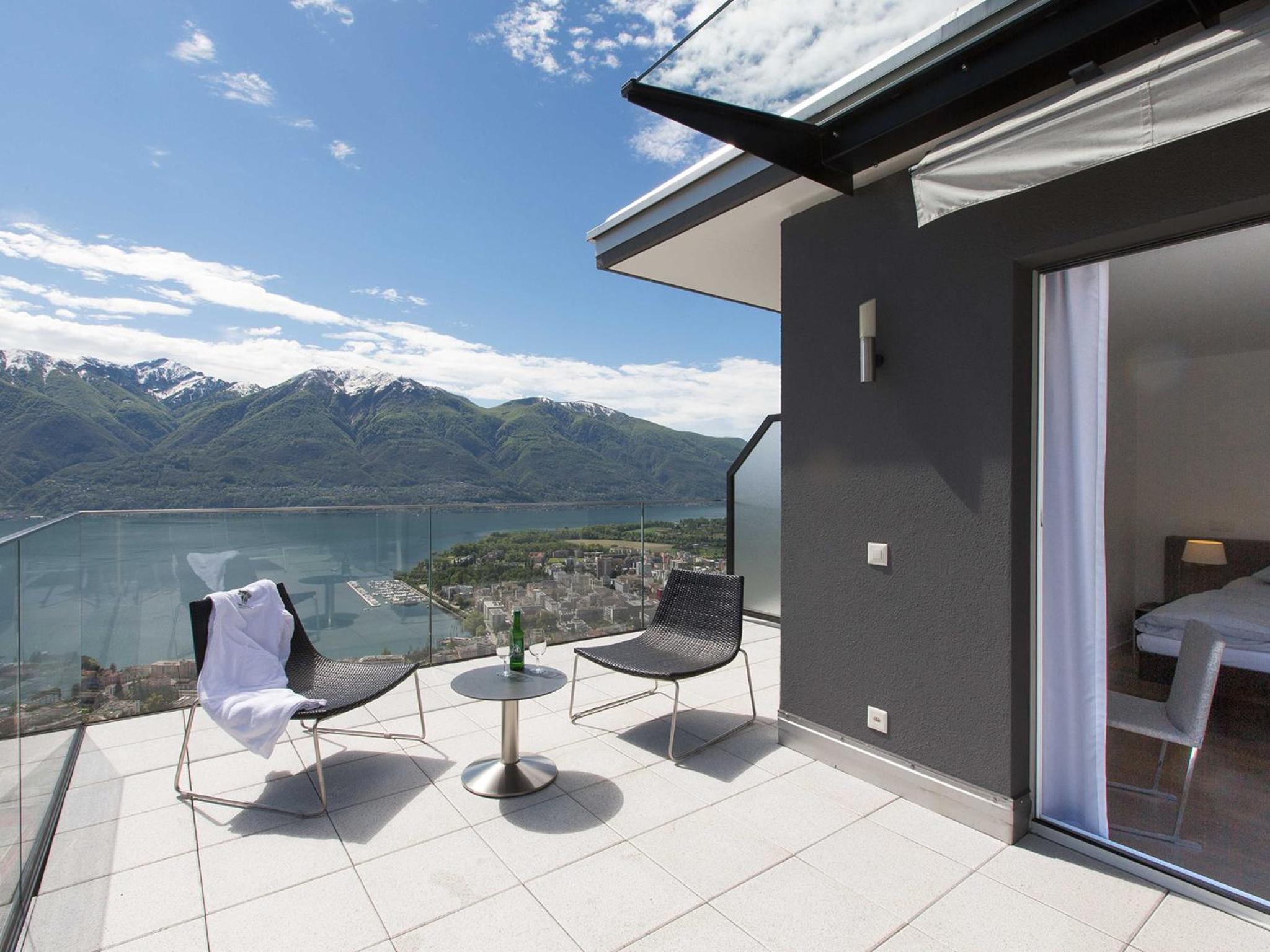 Premium Double or Twin Room with Lake View - Photo 5