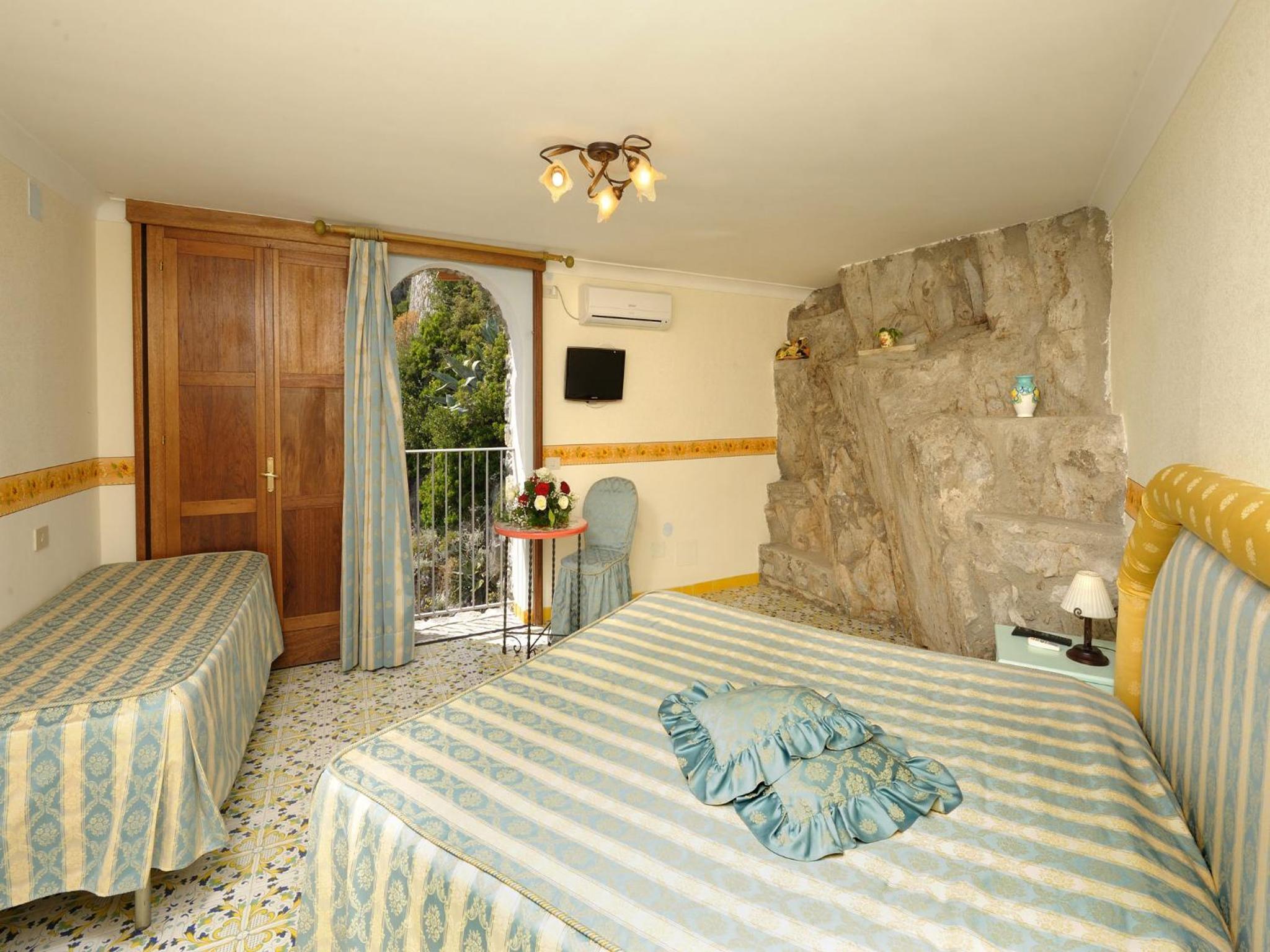 Quadruple Room - Photo 2