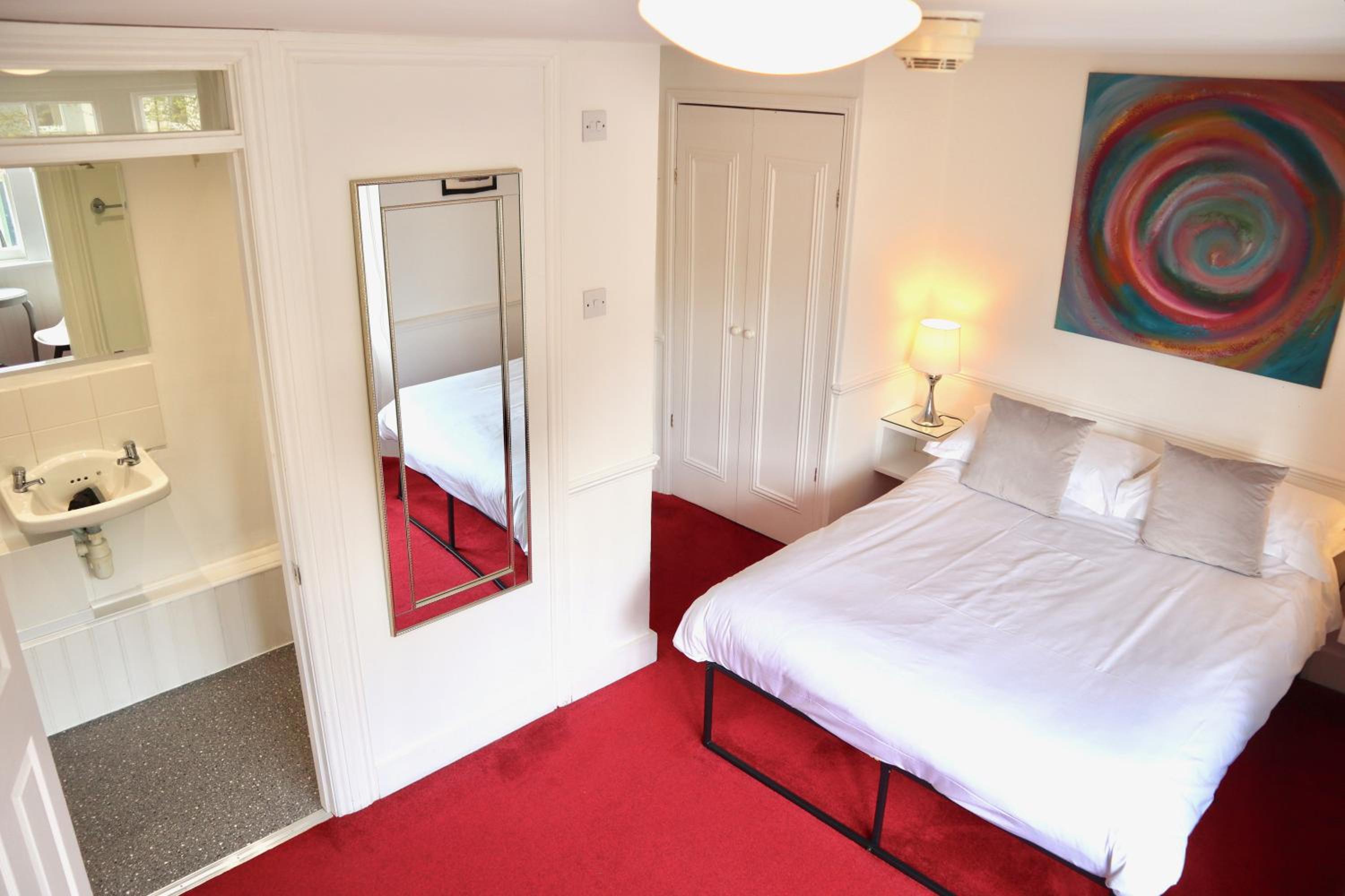 Large Double Room photo 3