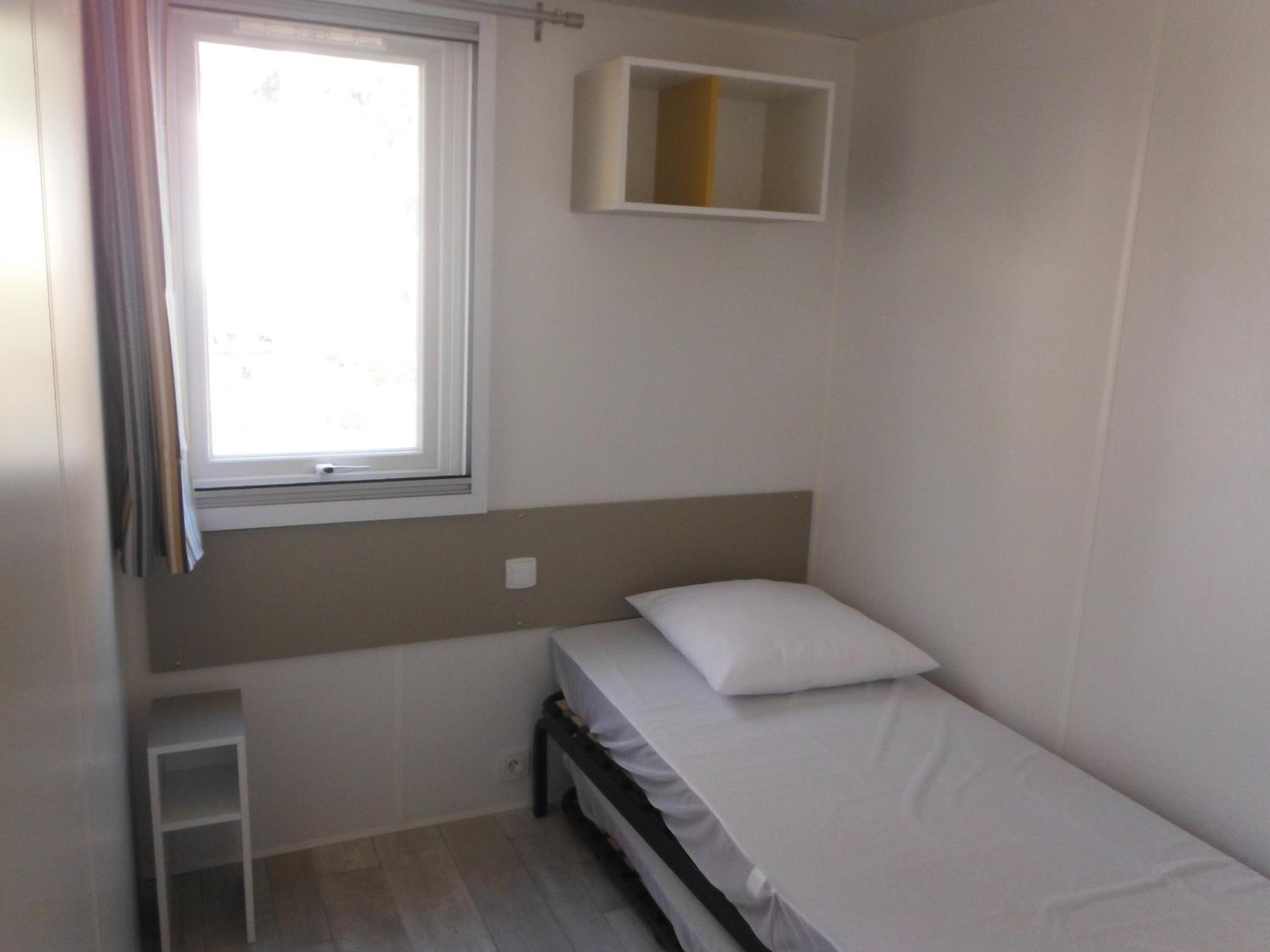 Three-bedroom Mobile Home - Titania - Photo 1