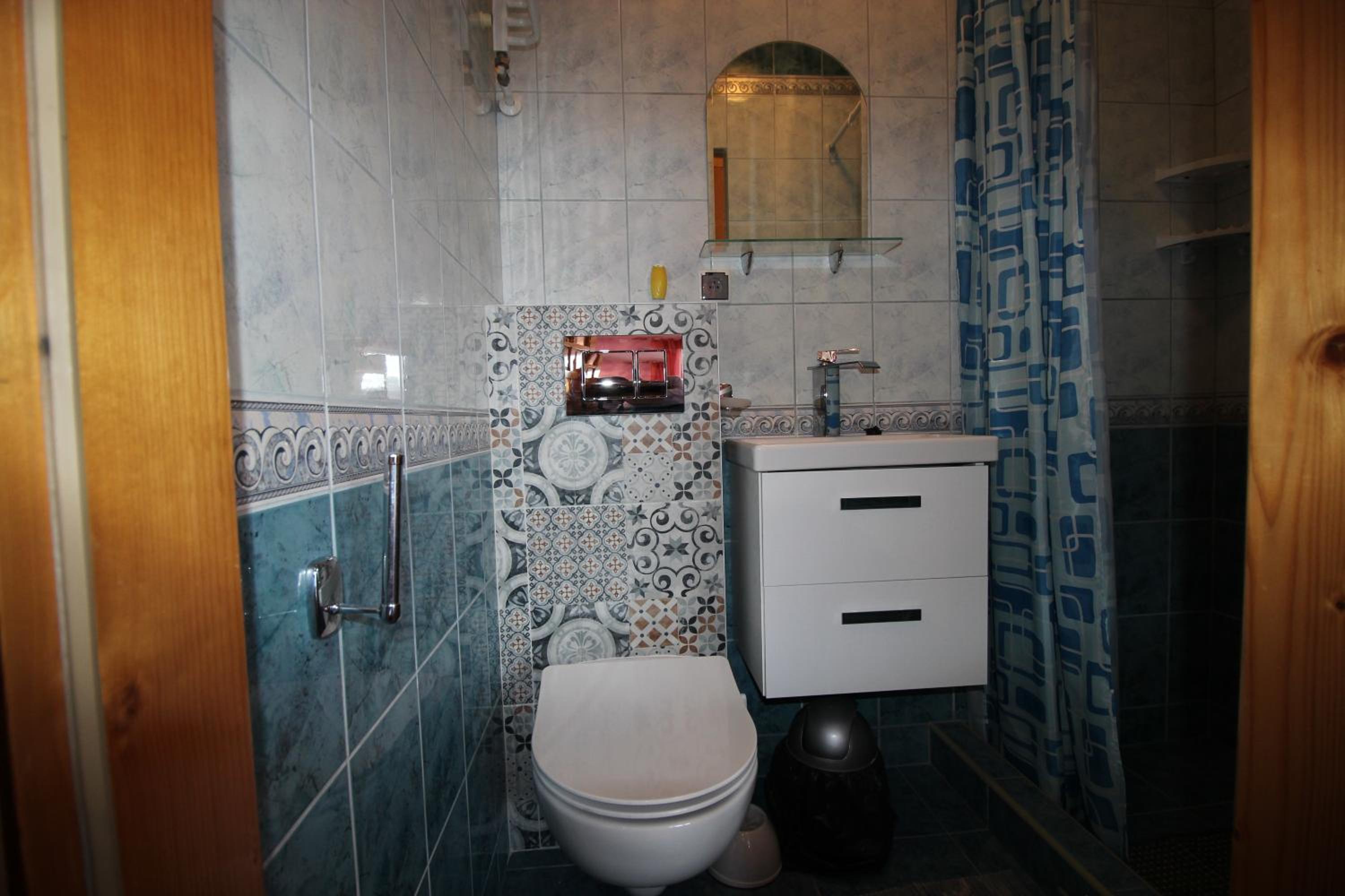 Standard Double or Twin Room - Photo 8