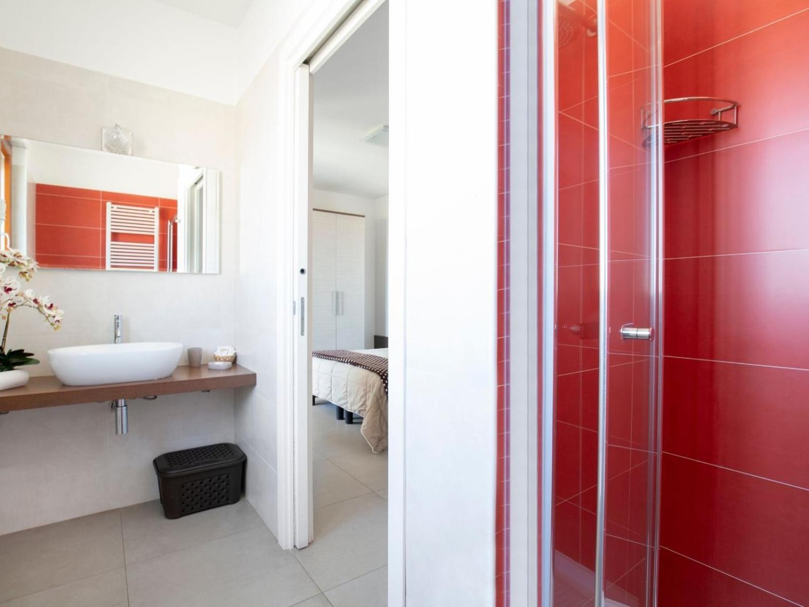 Deluxe Double Room - Photo 14