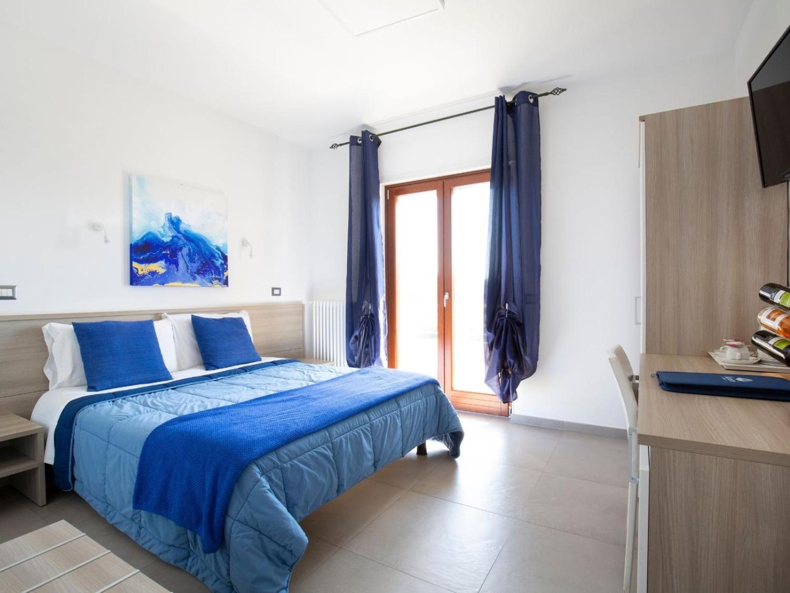 Double Room with Balcony and Sea View