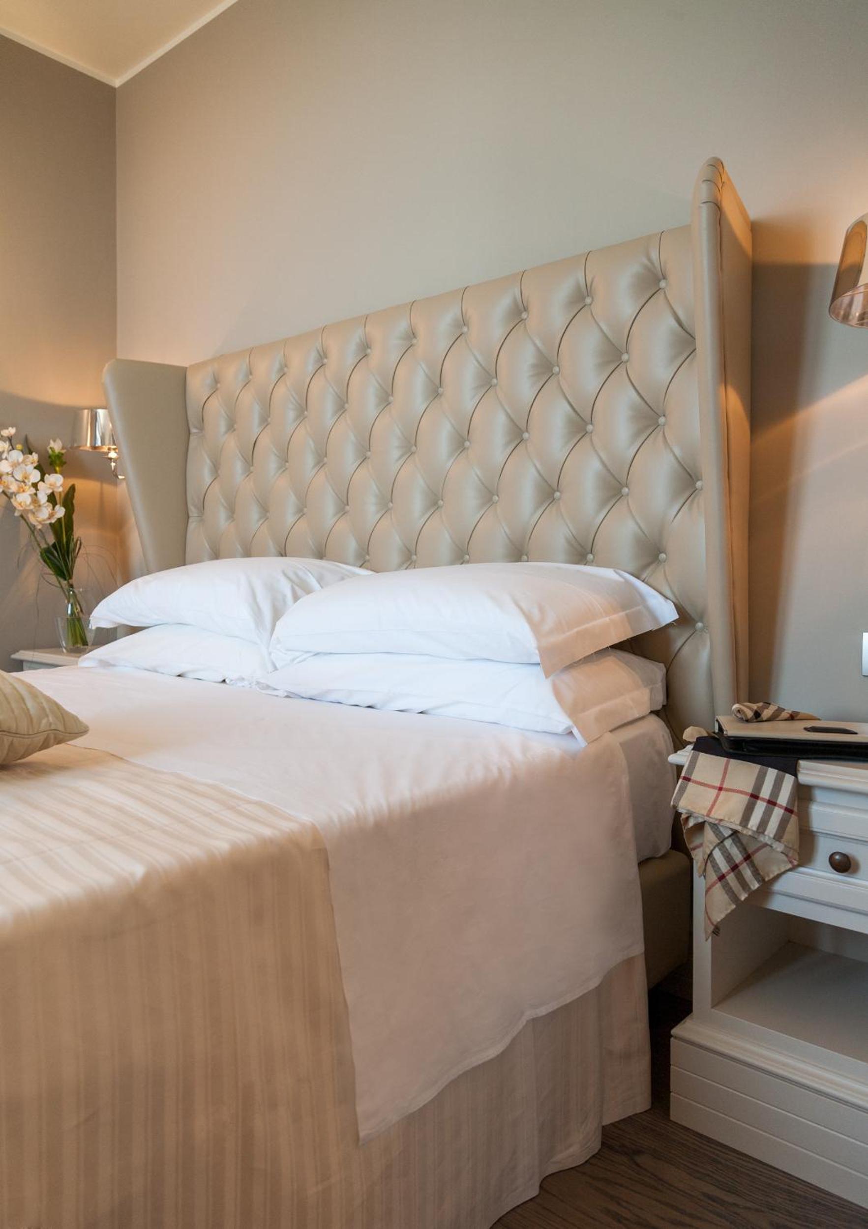 Superior Double or Twin Room with City View - Photo 1