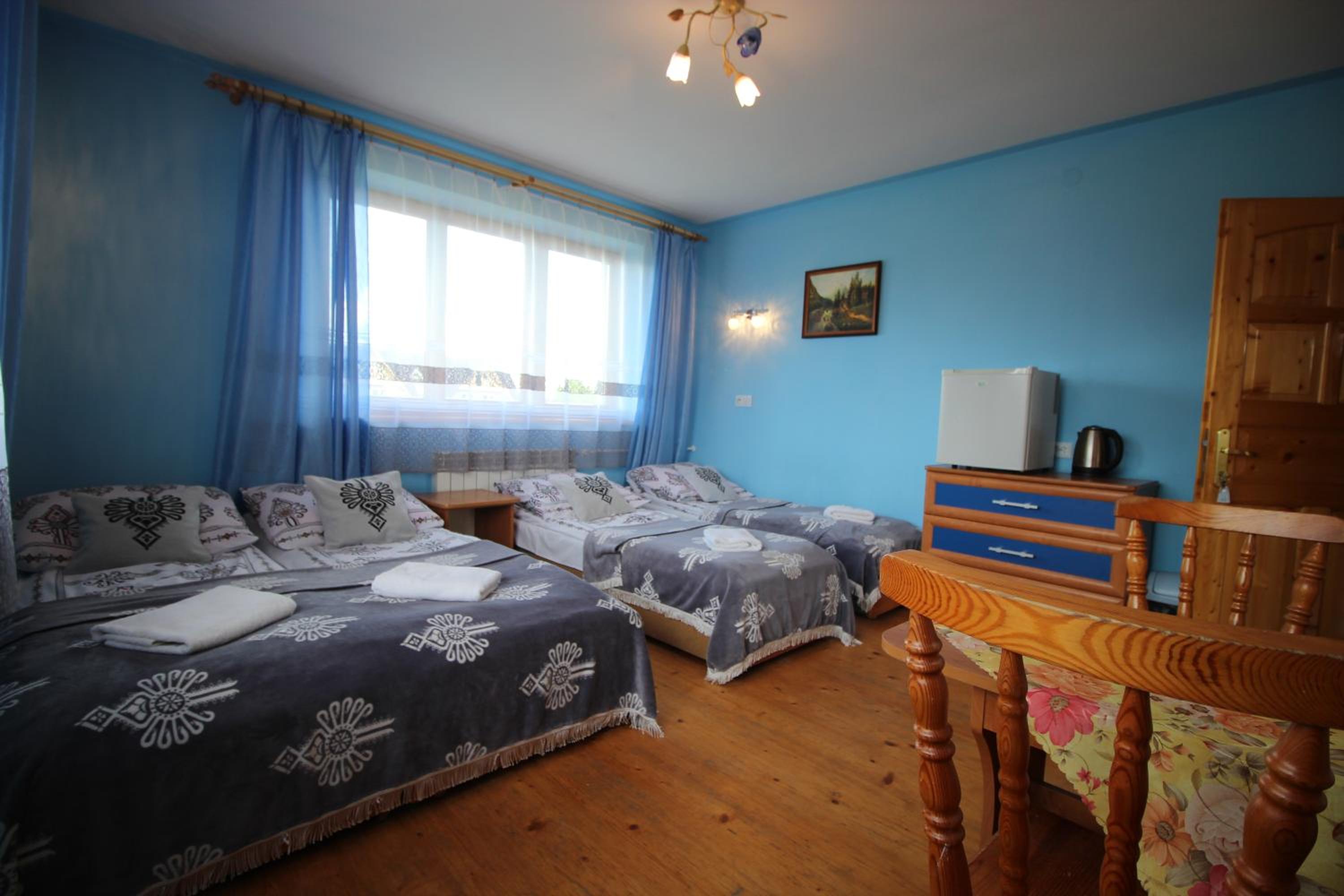 Quadruple Room with Private Bathroom - Photo 7