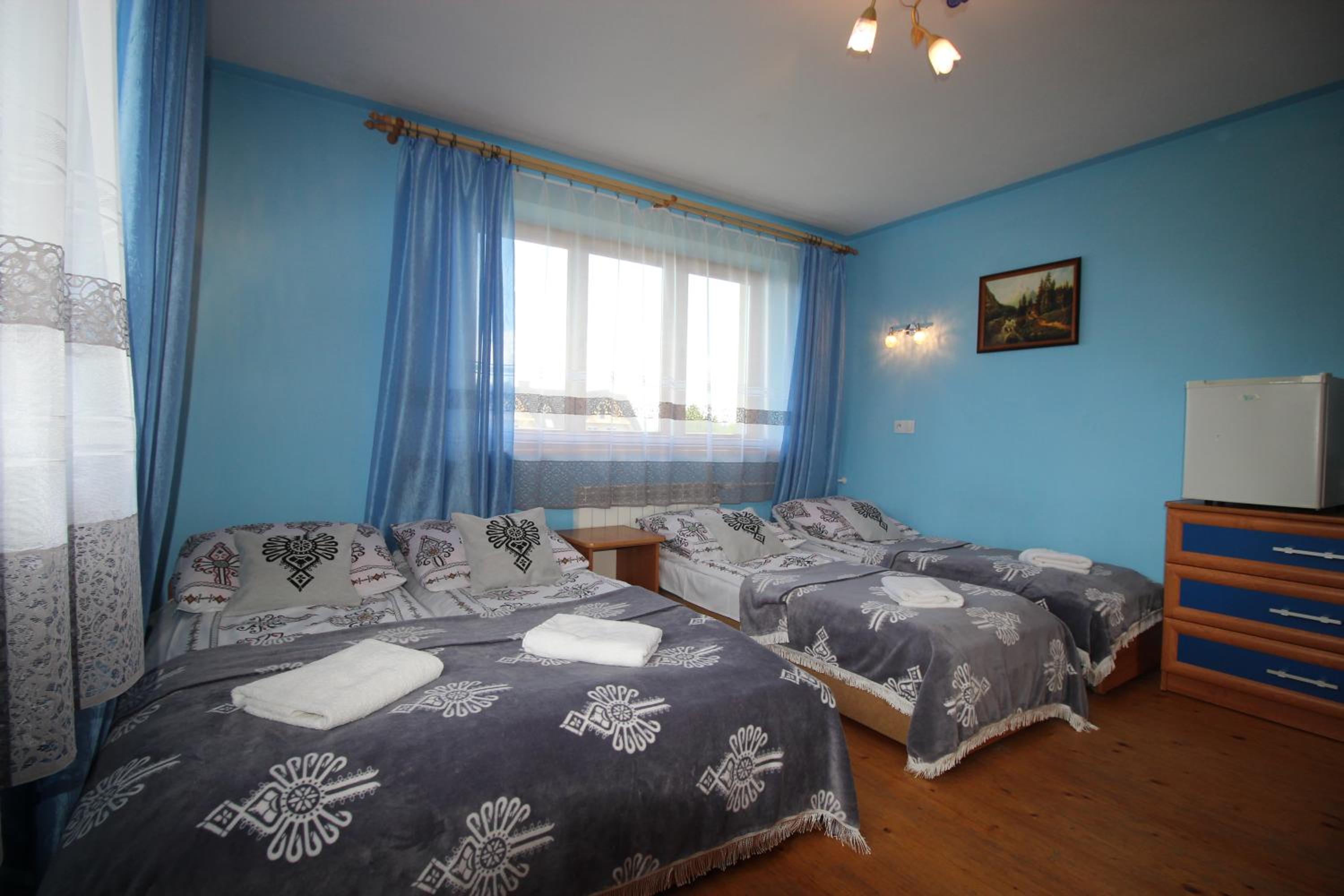 Quadruple Room with Private Bathroom - Photo 6