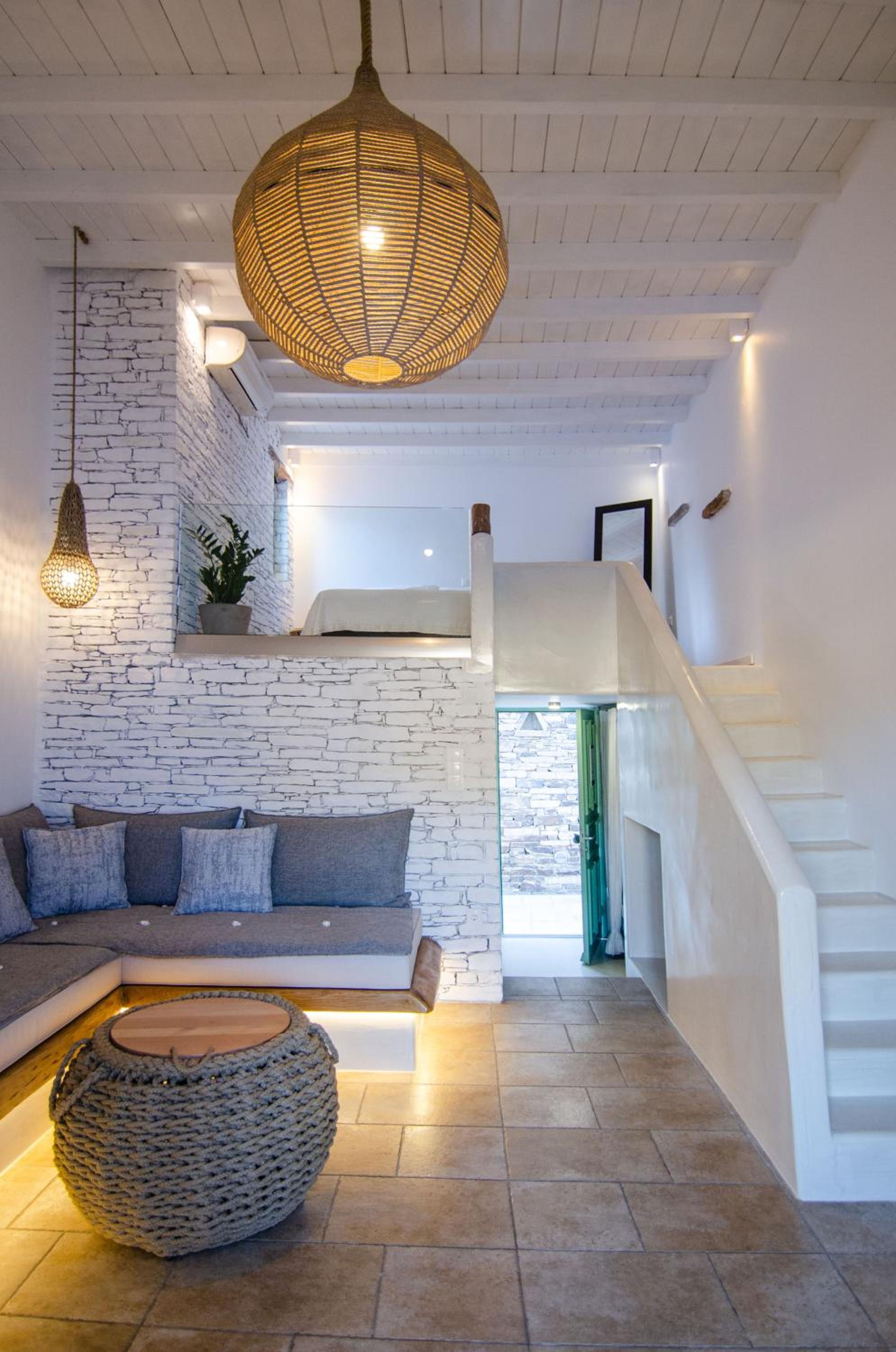 Executive Maisonette with Private Pool and Sea View - Photo 1