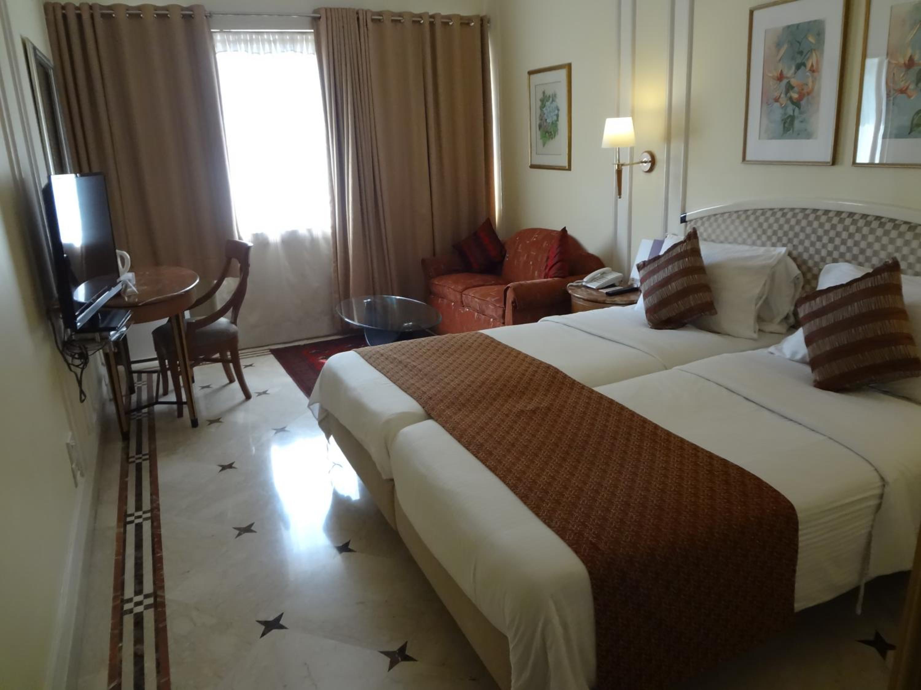 Standard Double Room - Photo 2