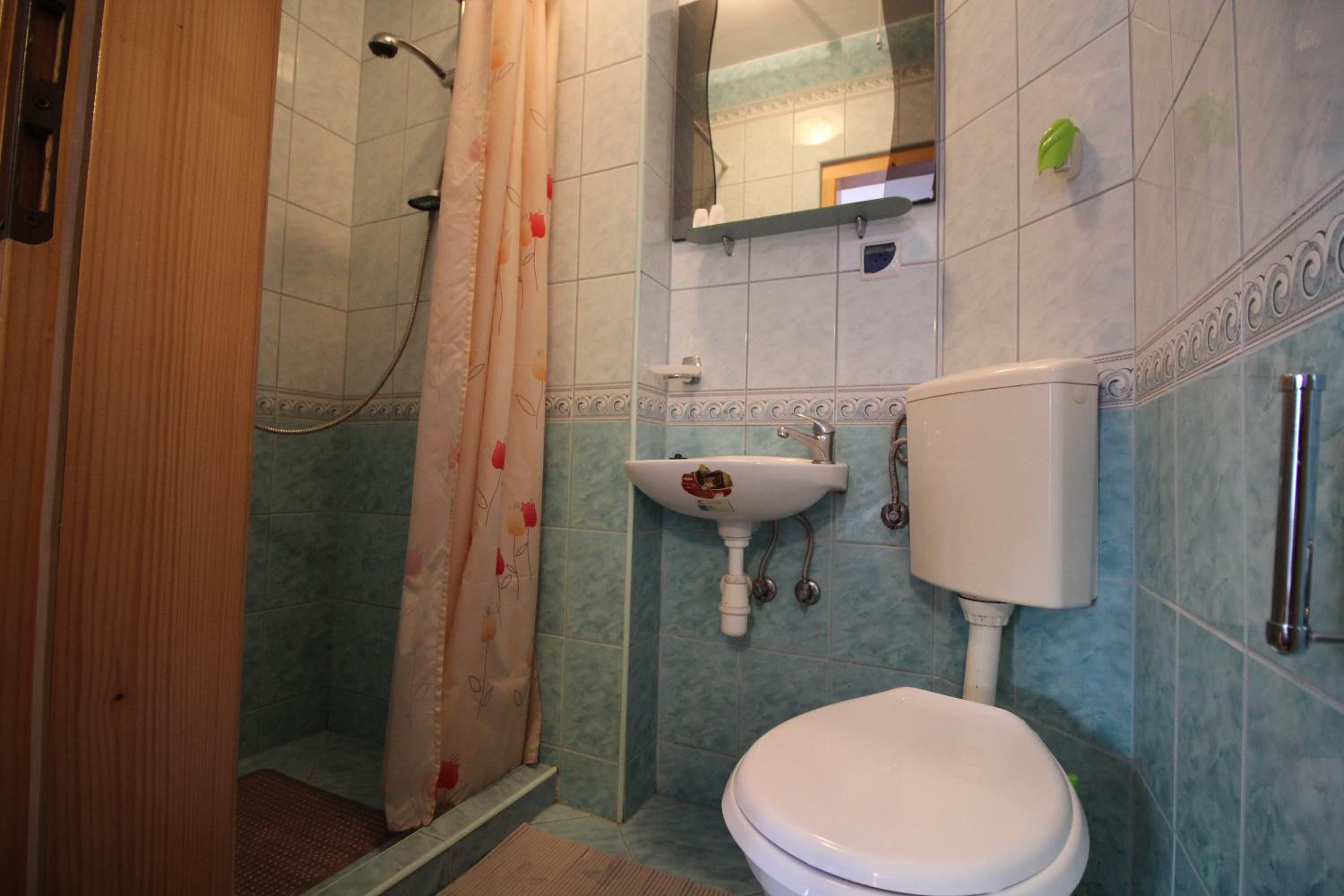 Triple Room with Balcony - Photo 7