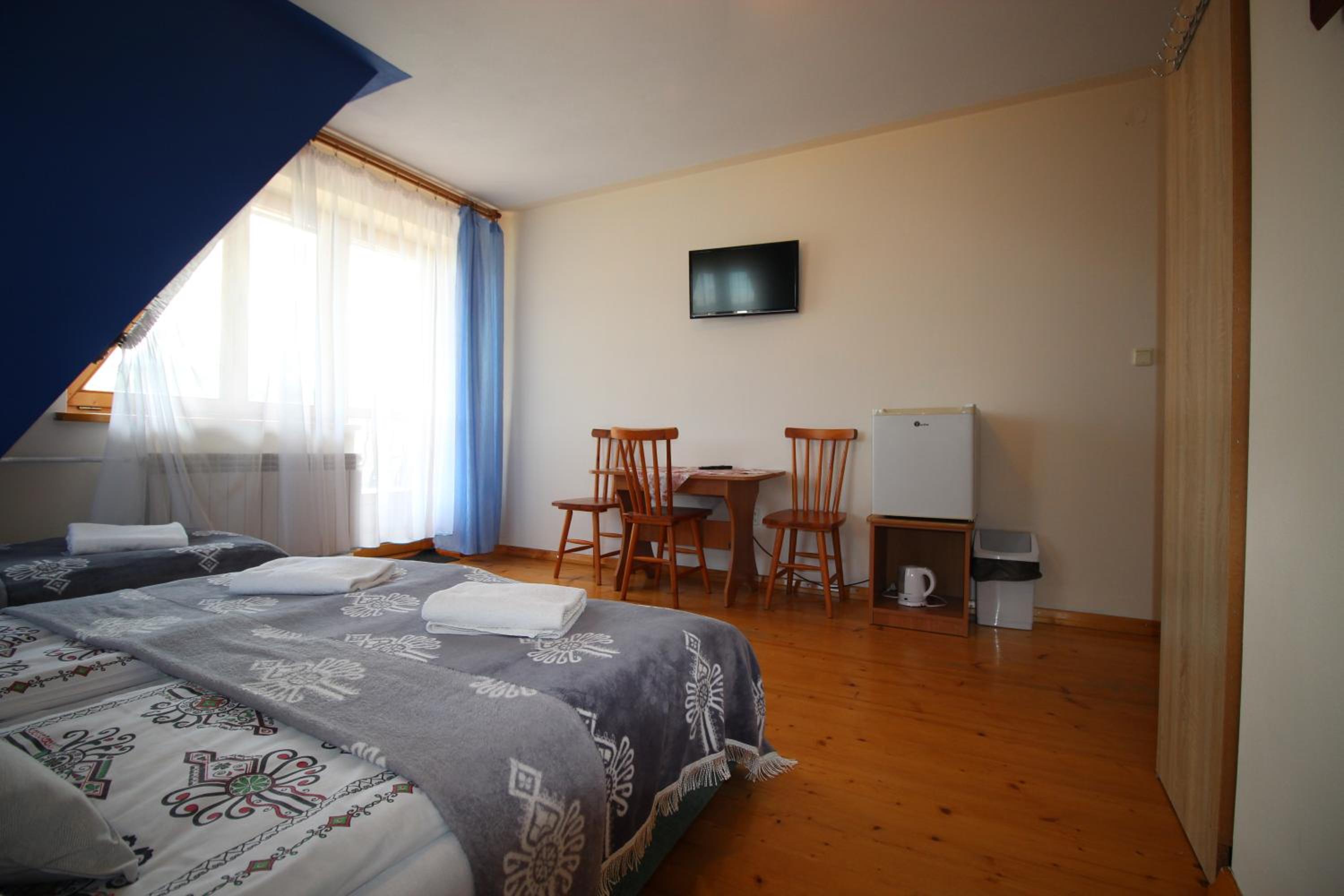 Triple Room with Balcony - Photo 6