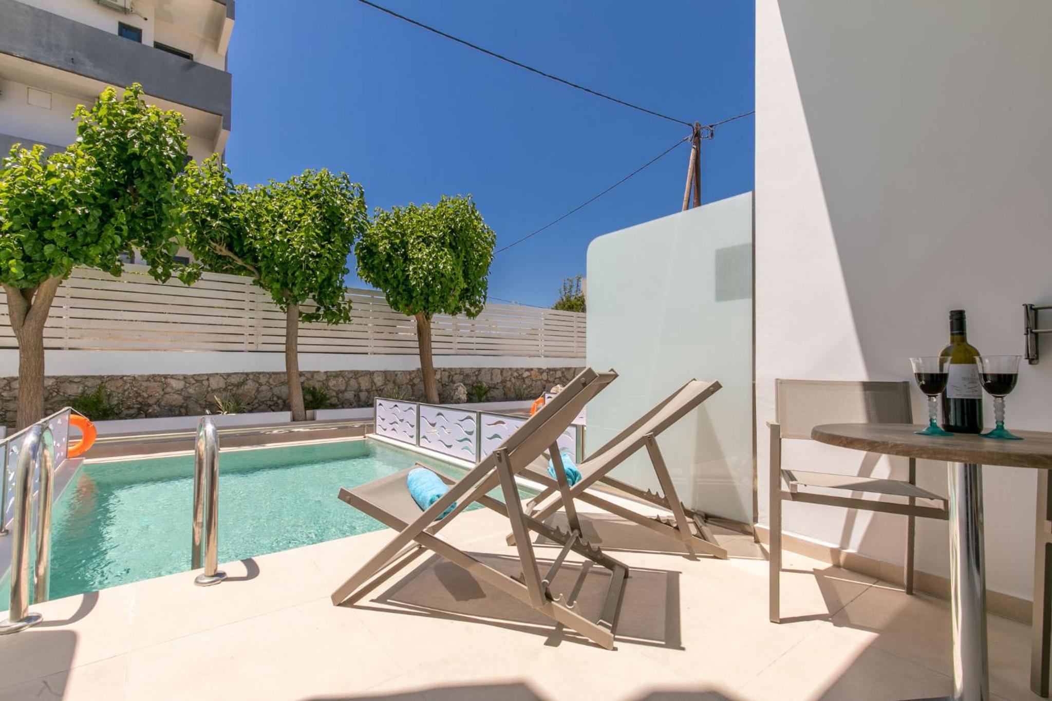 Junior Suite with Private Pool - Photo 15