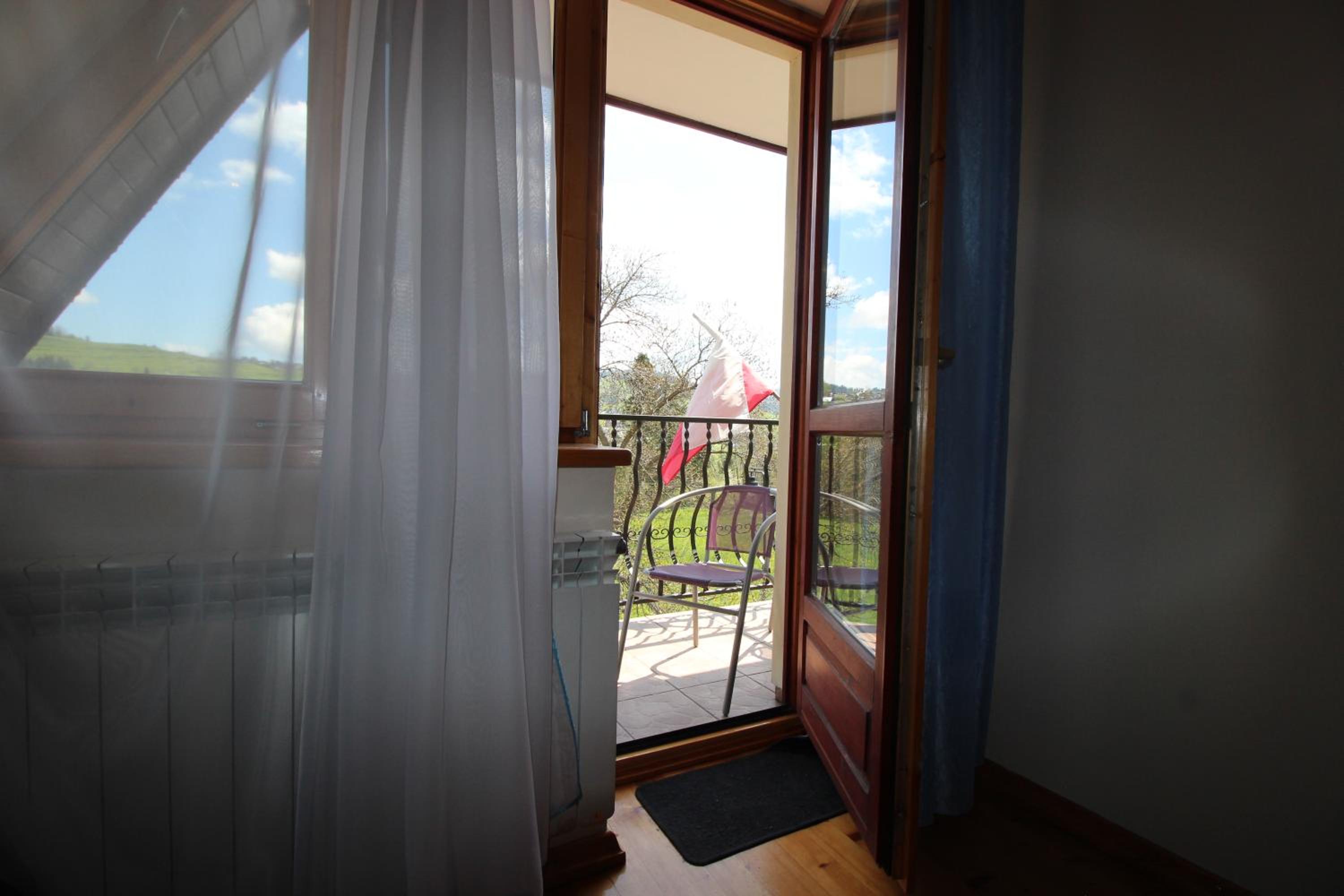 Triple Room with Balcony - Photo 2
