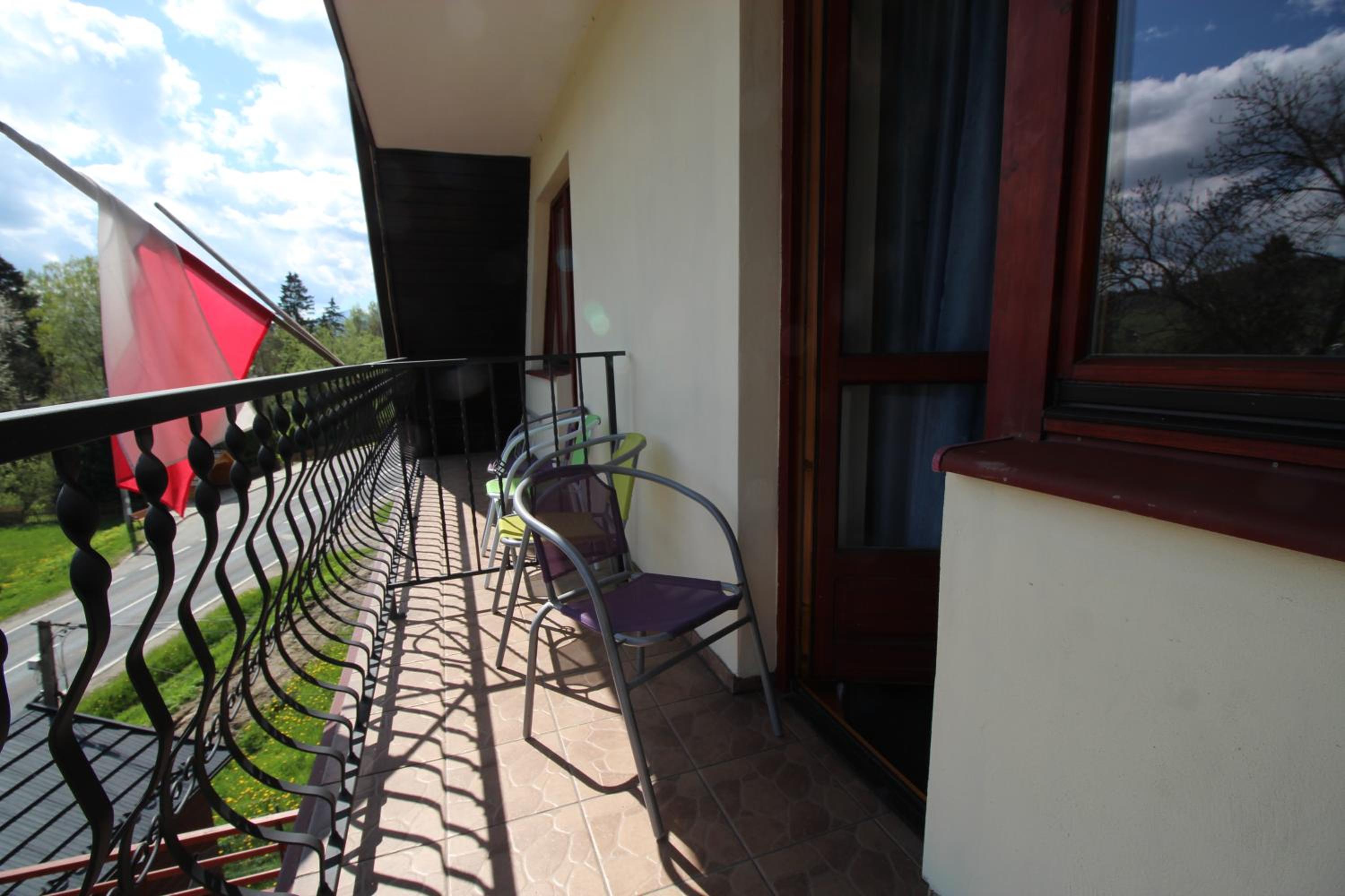 Triple Room with Balcony - Photo 13
