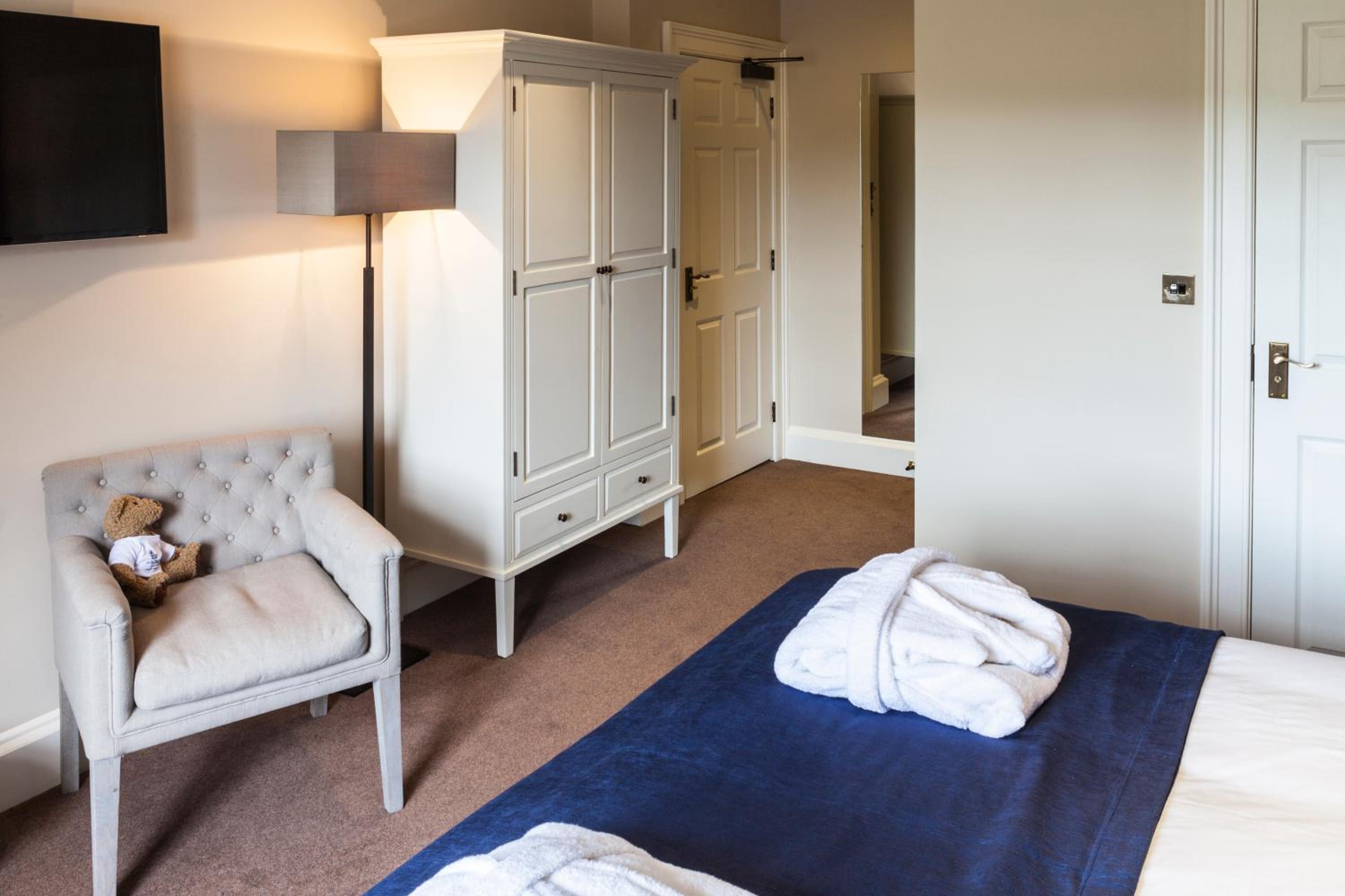 Double or Twin Room photo 3