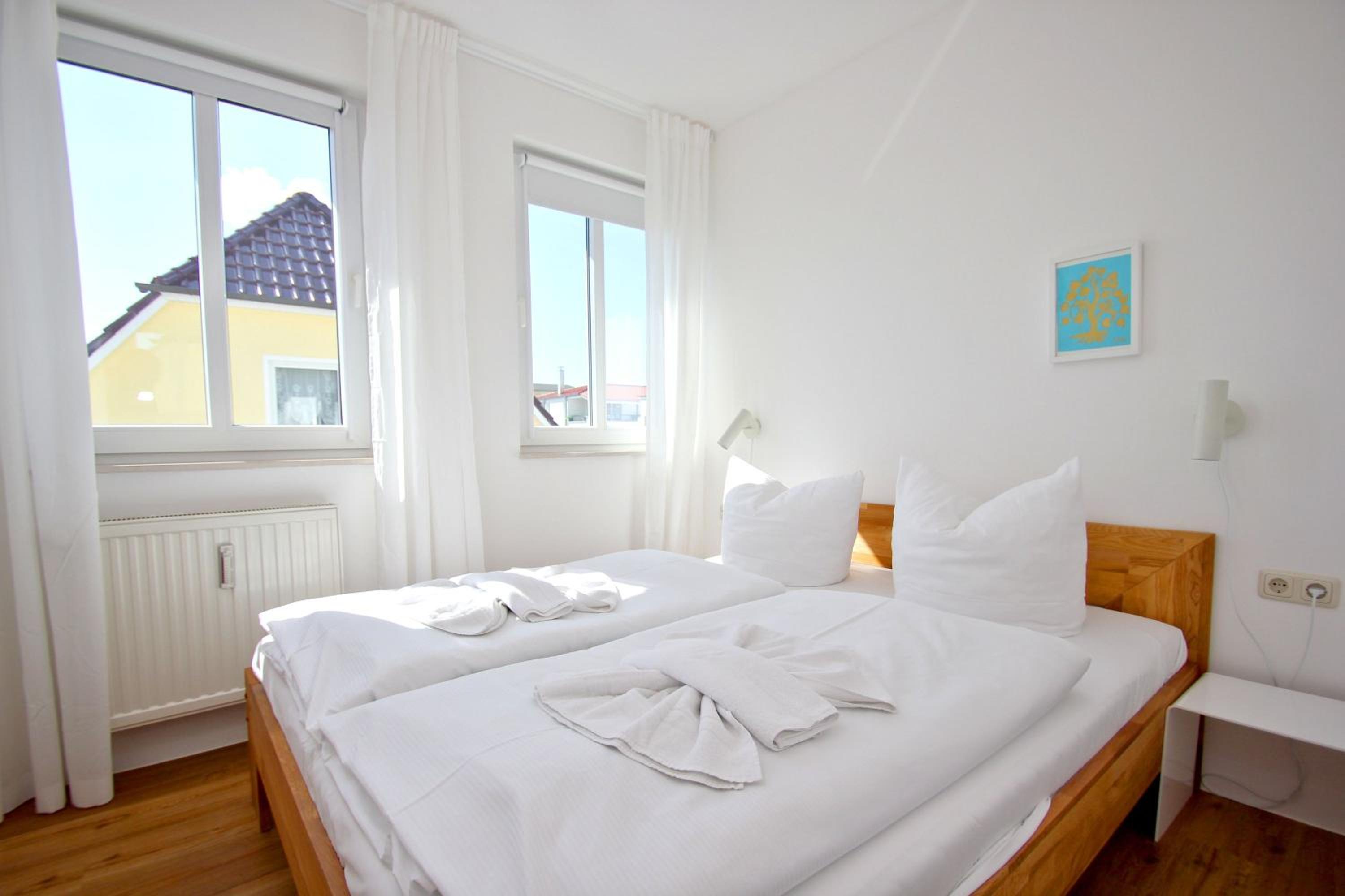Apartment with Balcony photo 2
