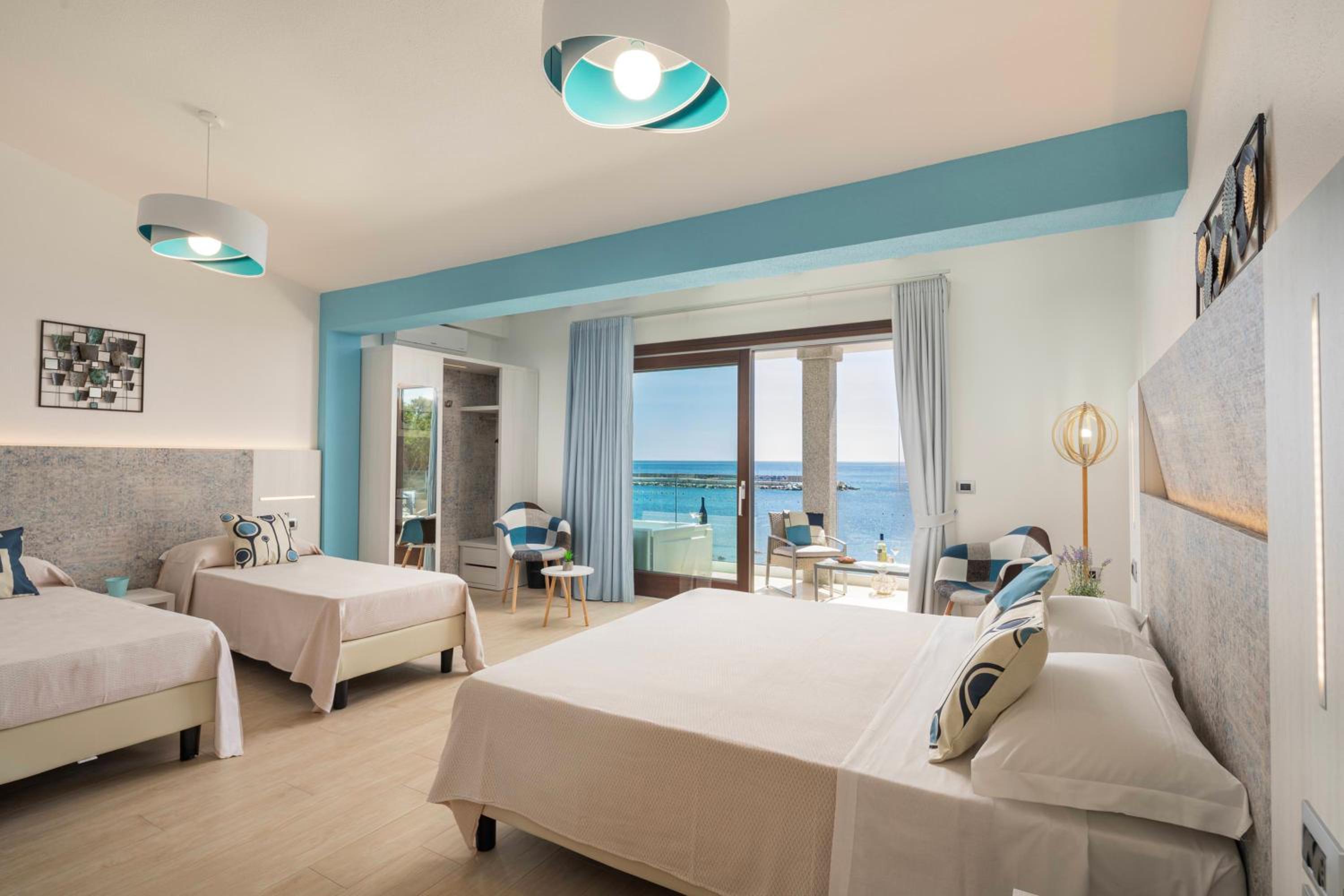 Deluxe Double or Twin Room with Sea View - Photo 6