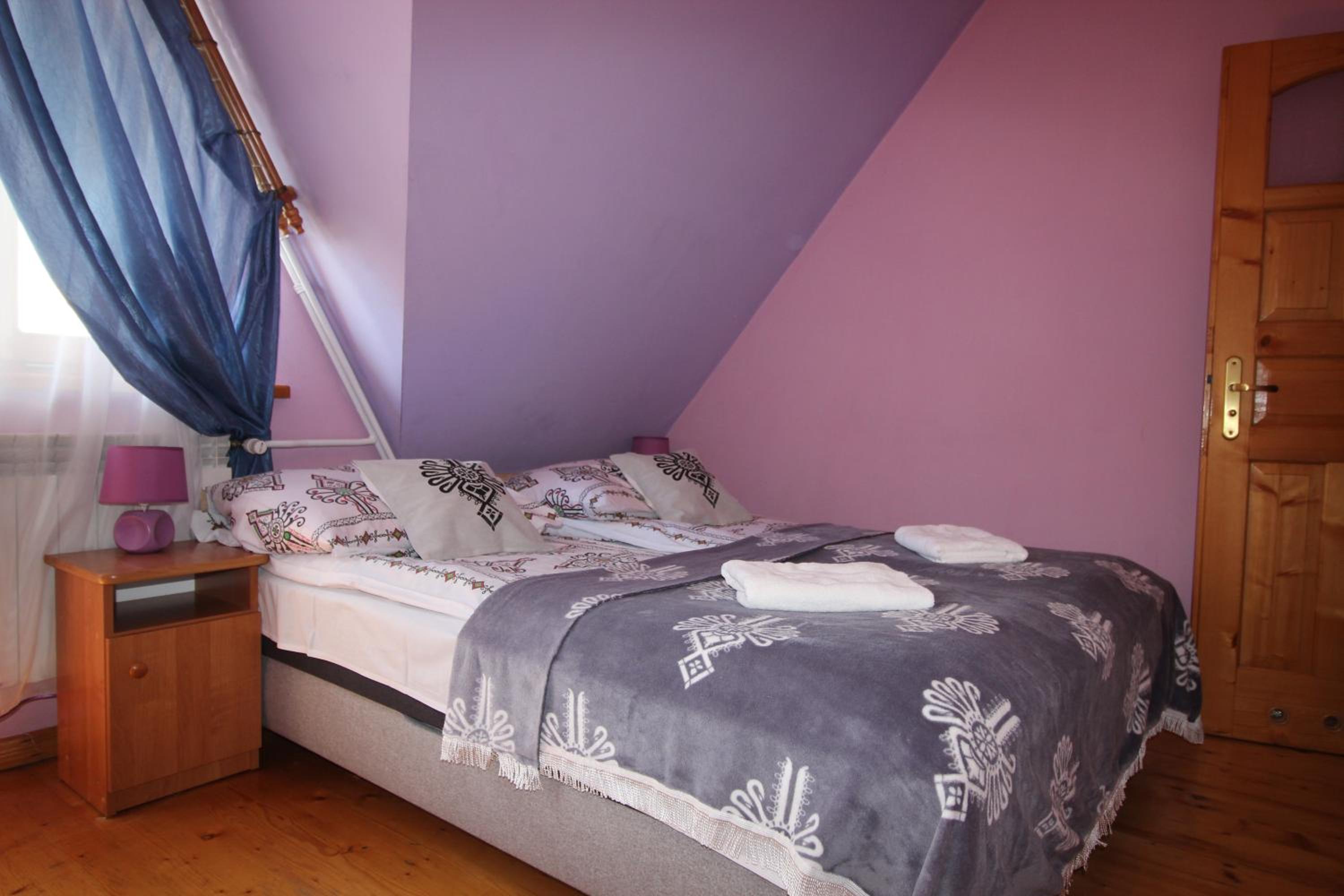 Double or Twin Room with Balcony - Photo 8