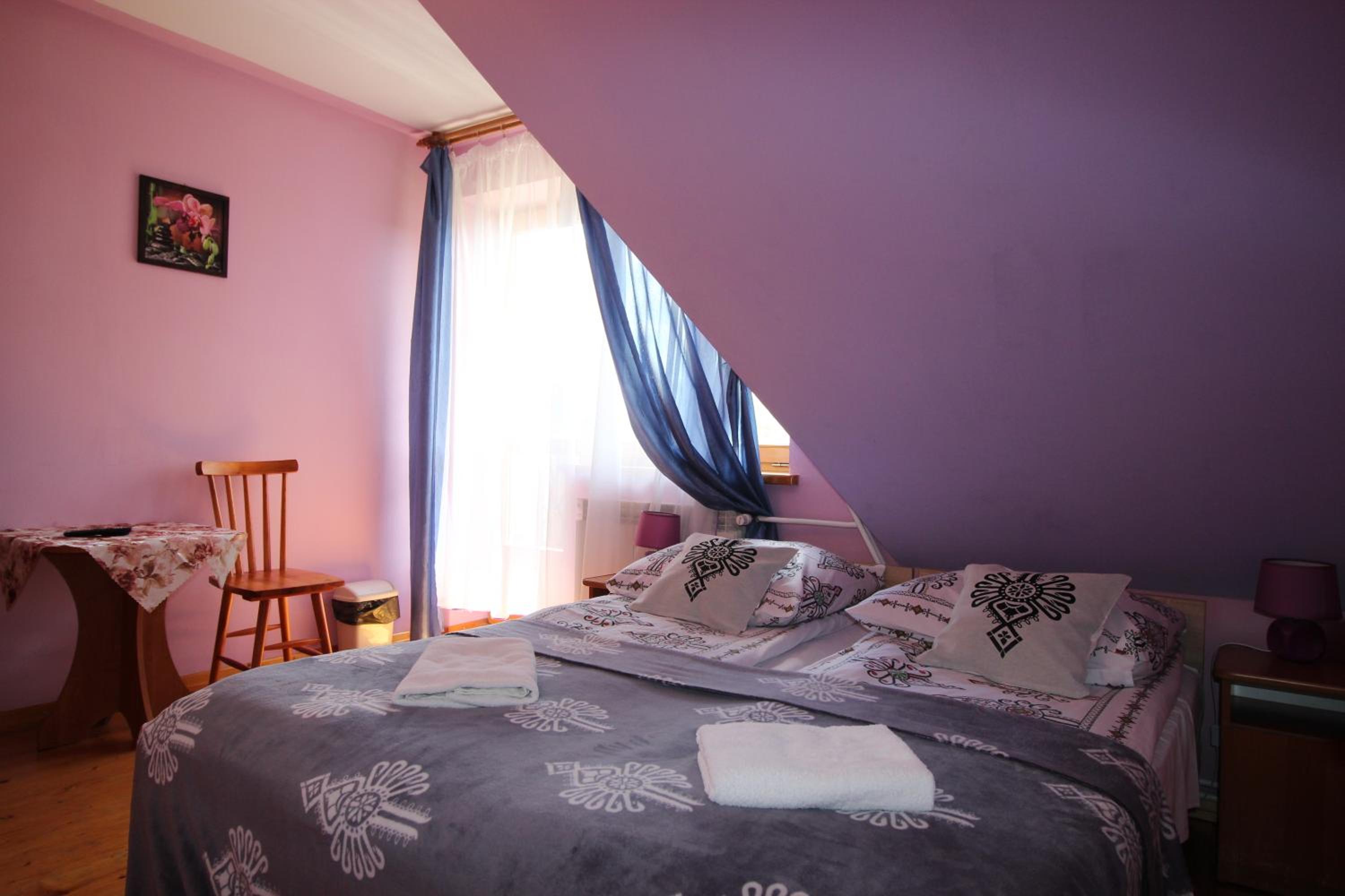 Double or Twin Room with Balcony - Photo 7
