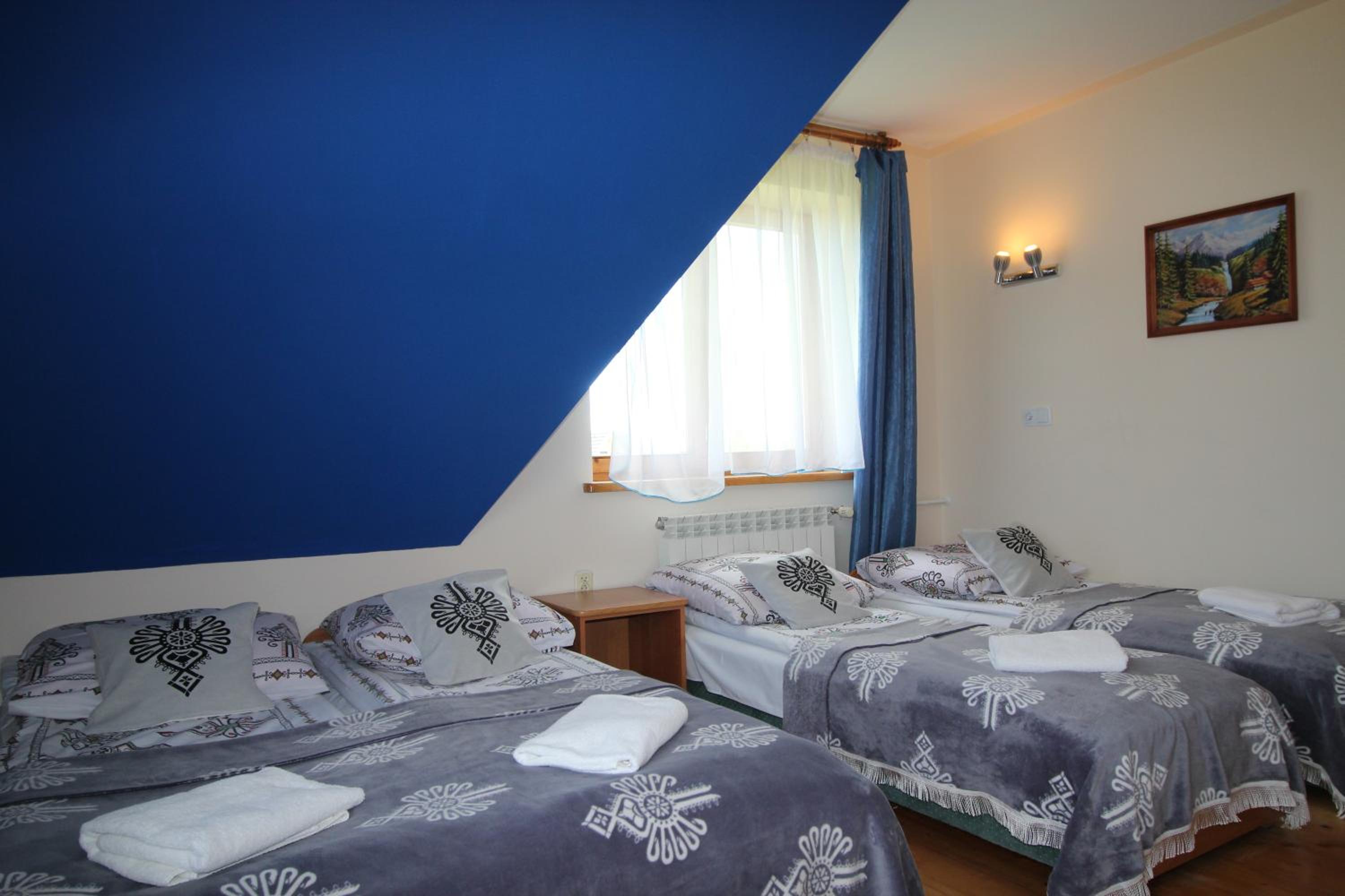 Economy Quadruple Room - Photo 1
