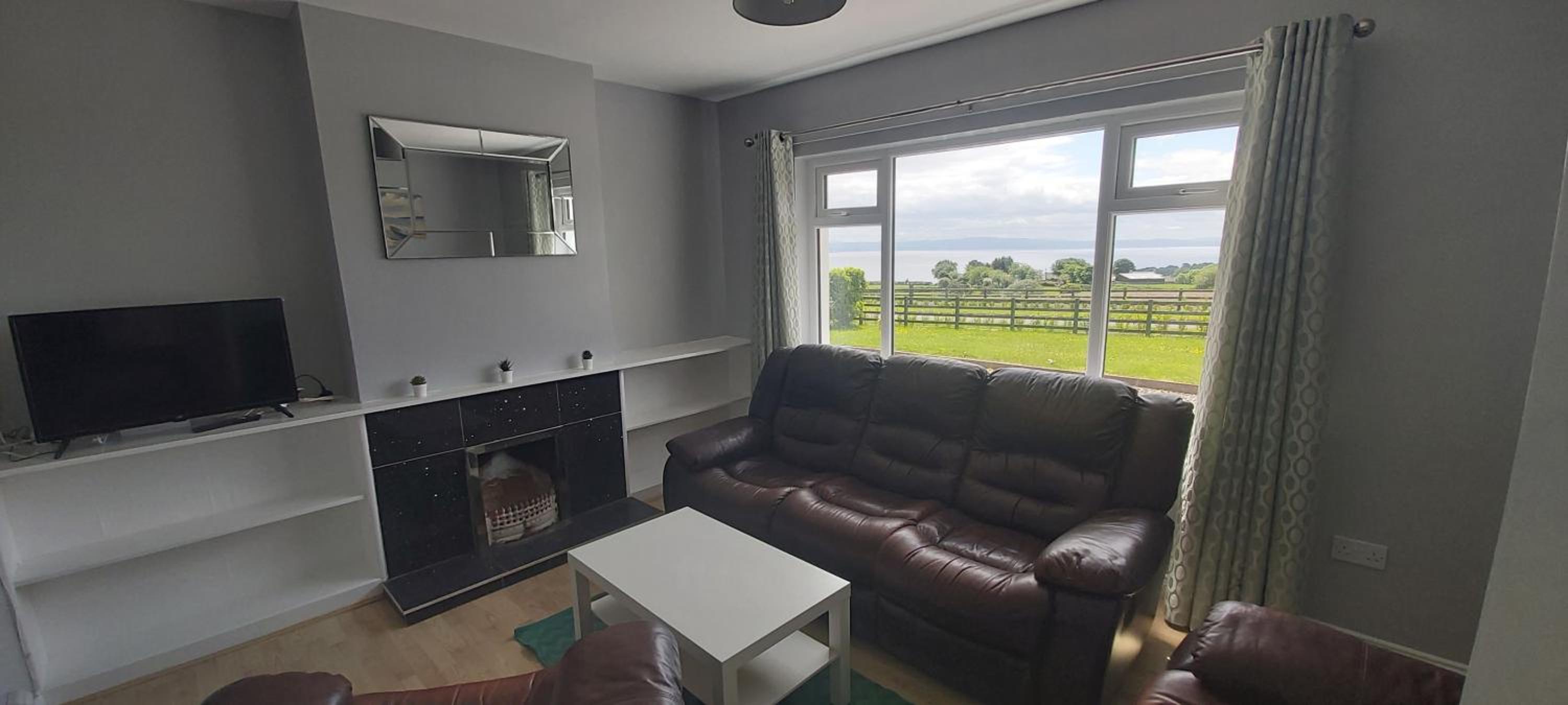 Four-Bedroom House photo 1