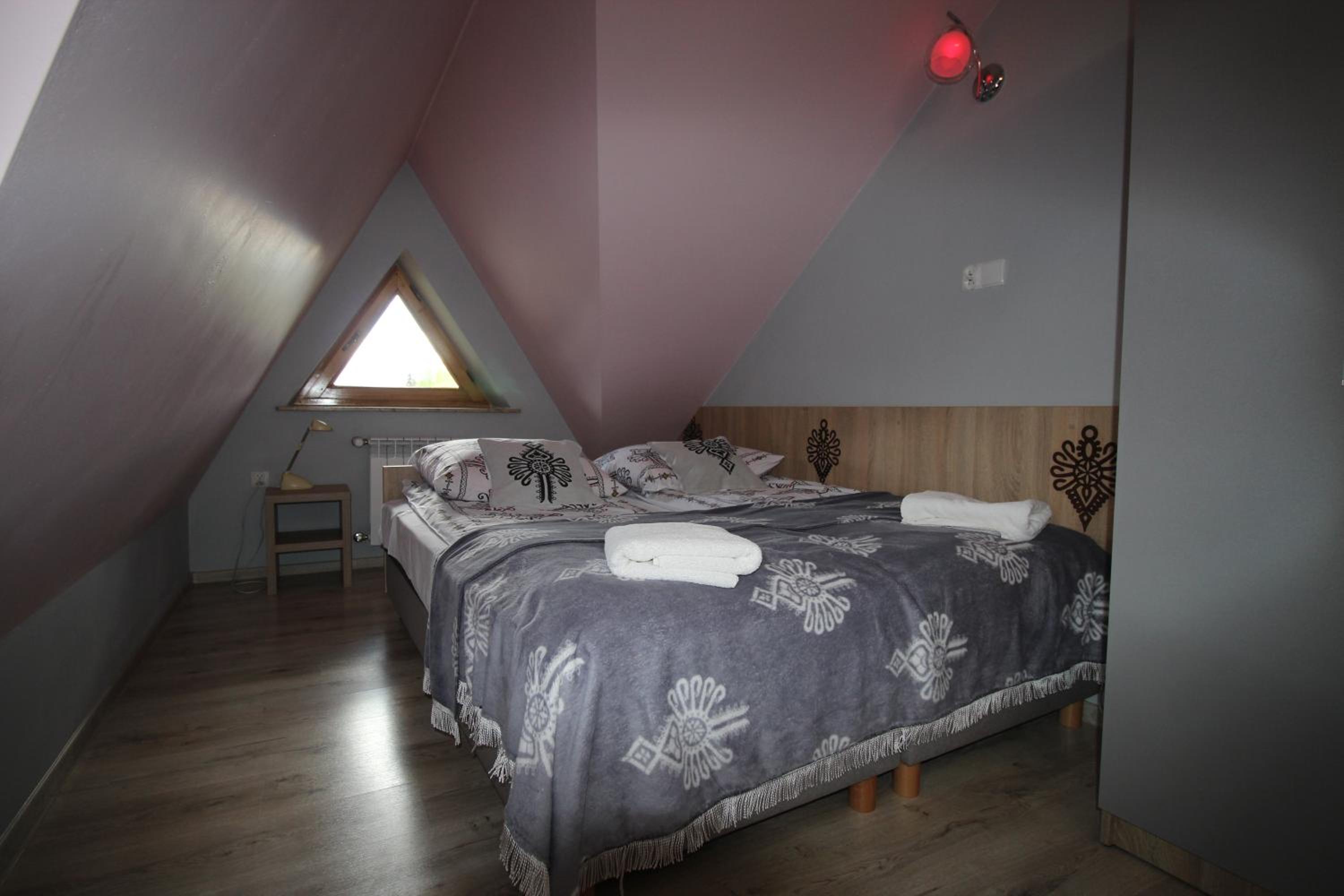 One-Bedroom Apartment - Photo 7