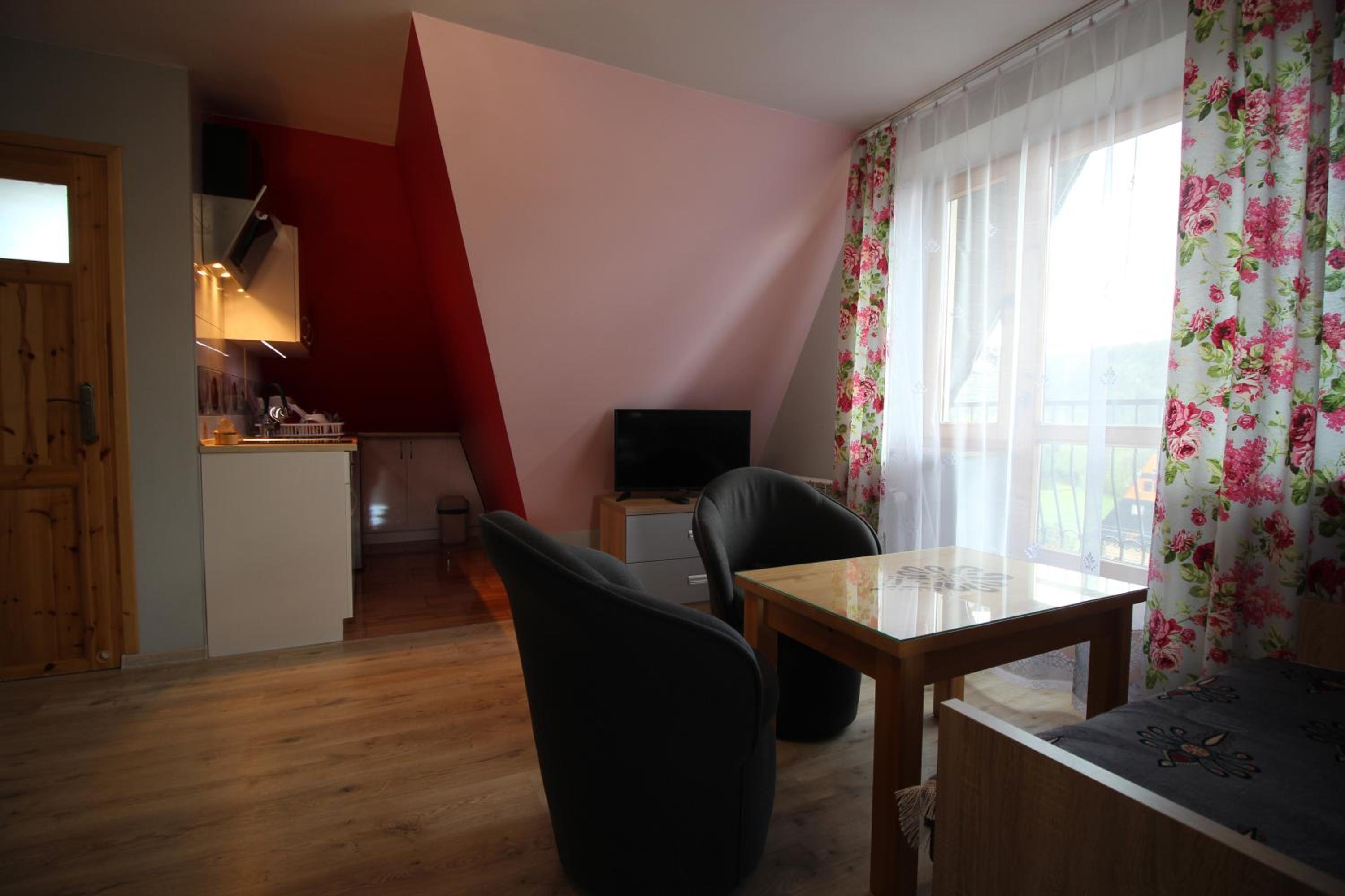 One-Bedroom Apartment - Photo 9